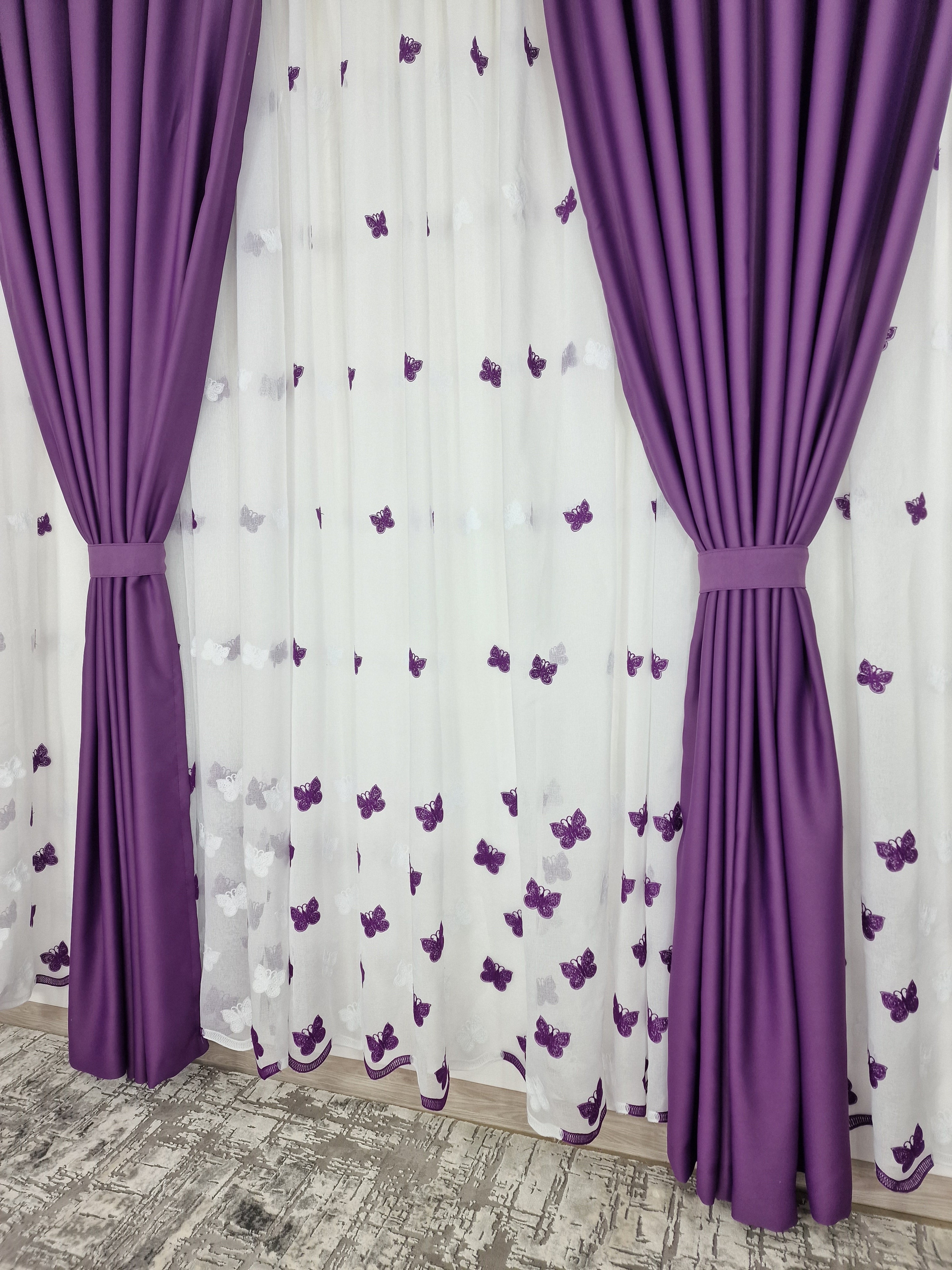 Set perdea si draperie fluturi mov - CASABLANCA Set perdea si draperie fluturi mov CASABLANCA  260.00 CASABLANCA  CASABLANCA