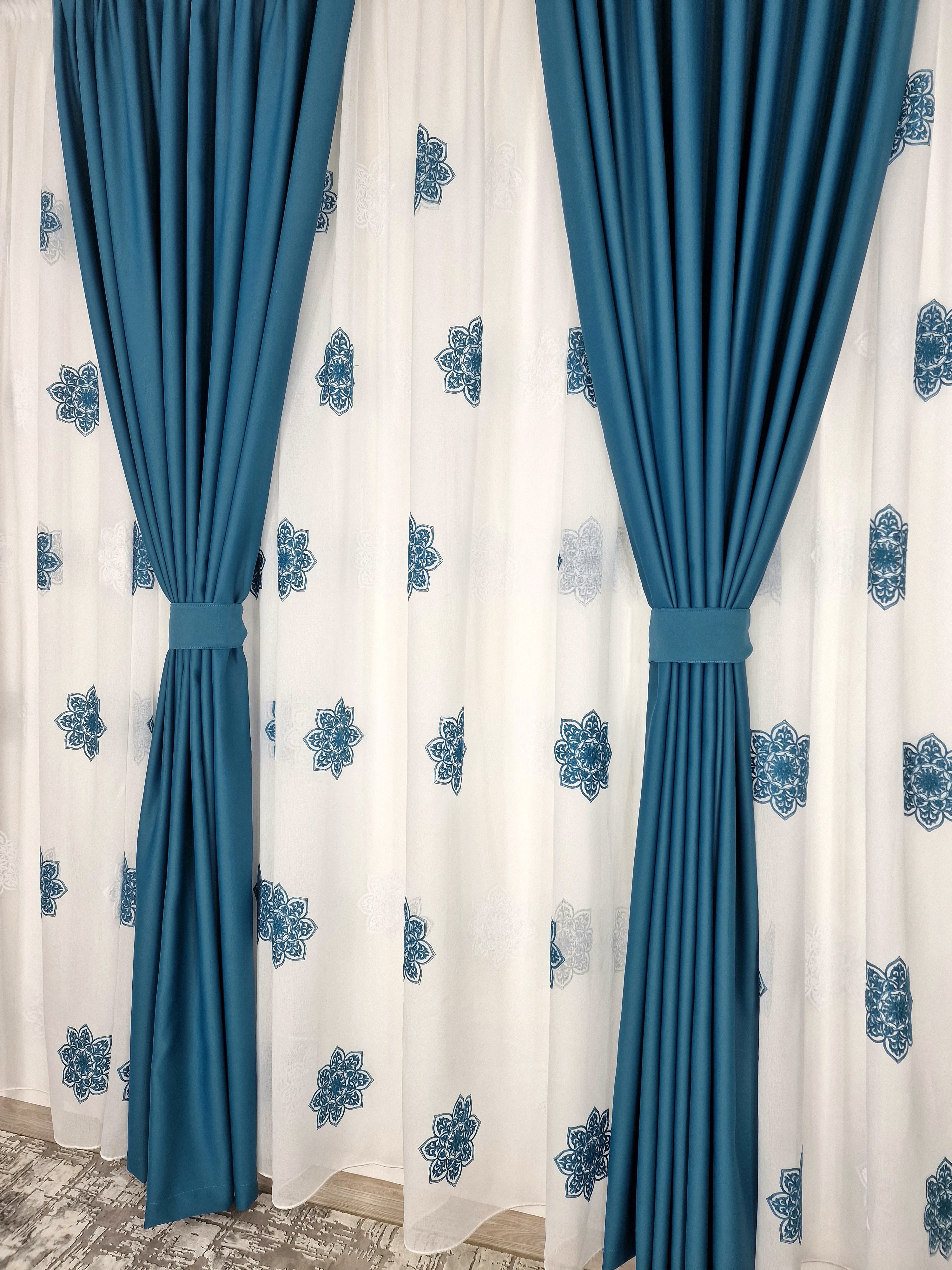 Set turcoaz perdea si draperie, model mandala - CASABLANCA Set turcoaz perdea si draperie, model mandala CASABLANCA  260.00 CASABLANCA  CASABLANCA