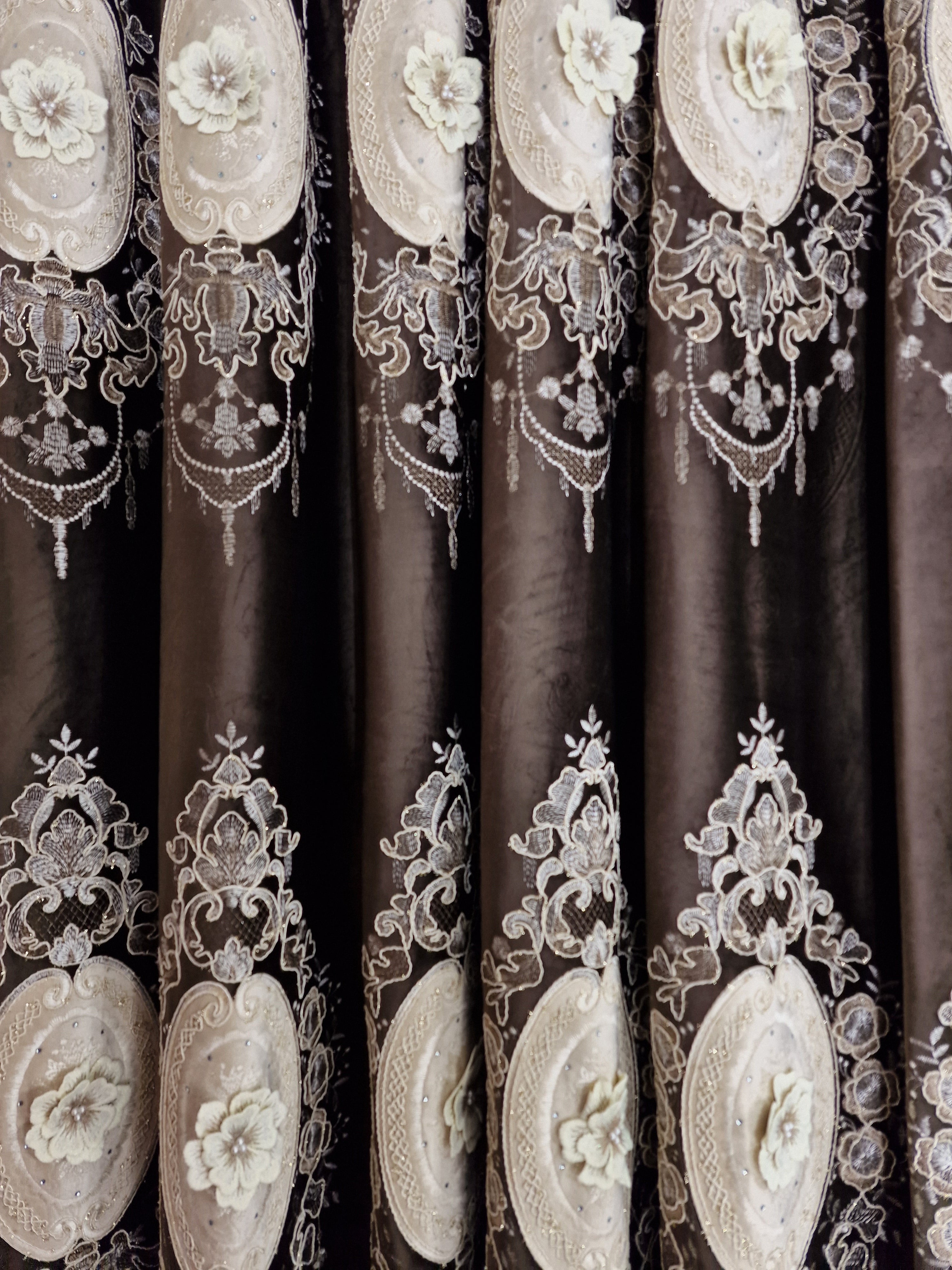Set perdea si draperie Ron - CASABLANCA Set perdea si draperie Ron CASABLANCA  1030.00 CASABLANCA  CASABLANCA