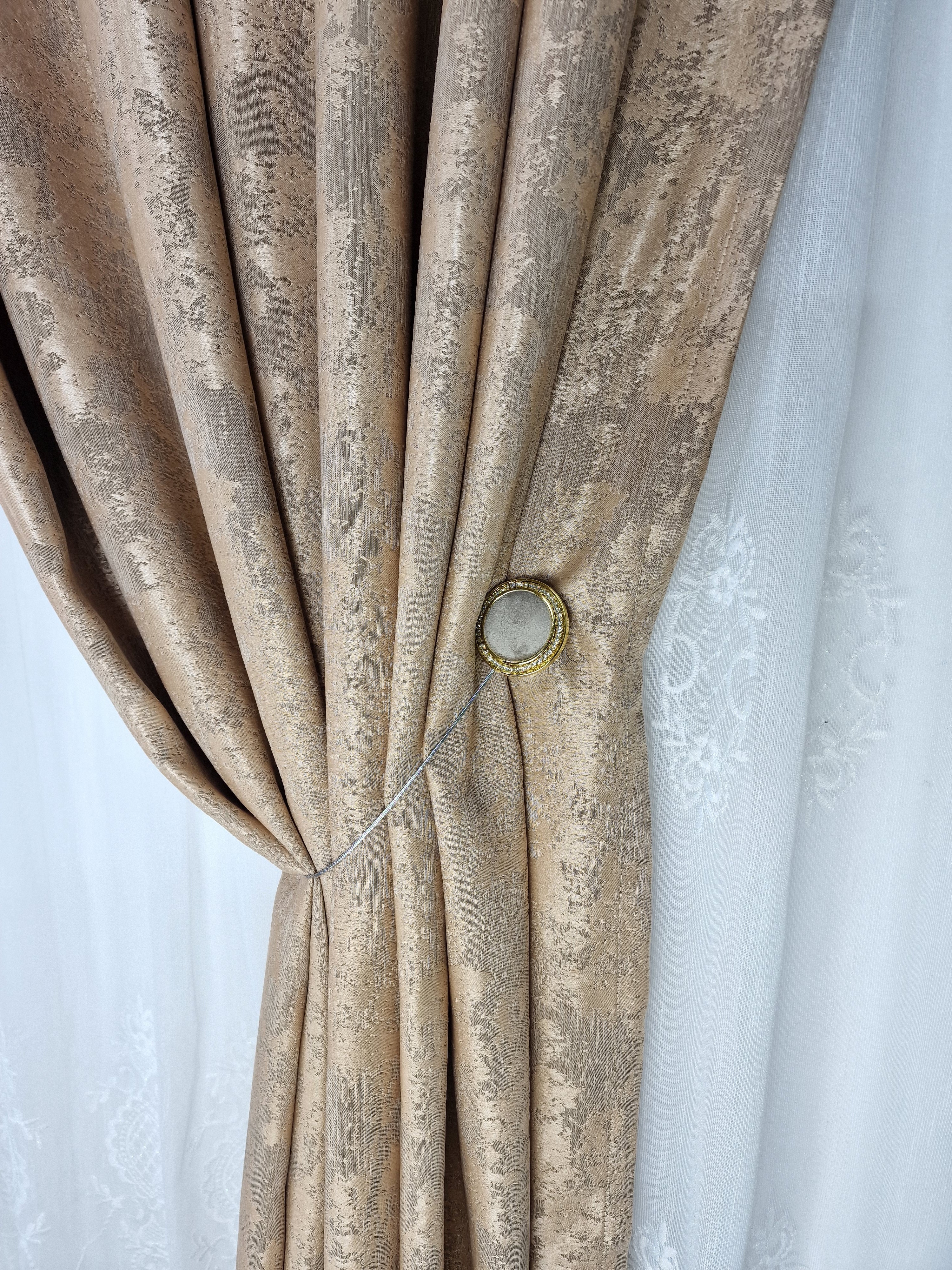 Draperie de culoare auriu cu efect de vopsea decorativa - CASABLANCA Draperie de culoare auriu cu efect de vopsea decorativa CASABLANCA  55.00 CASABLANCA  CASABLANCA