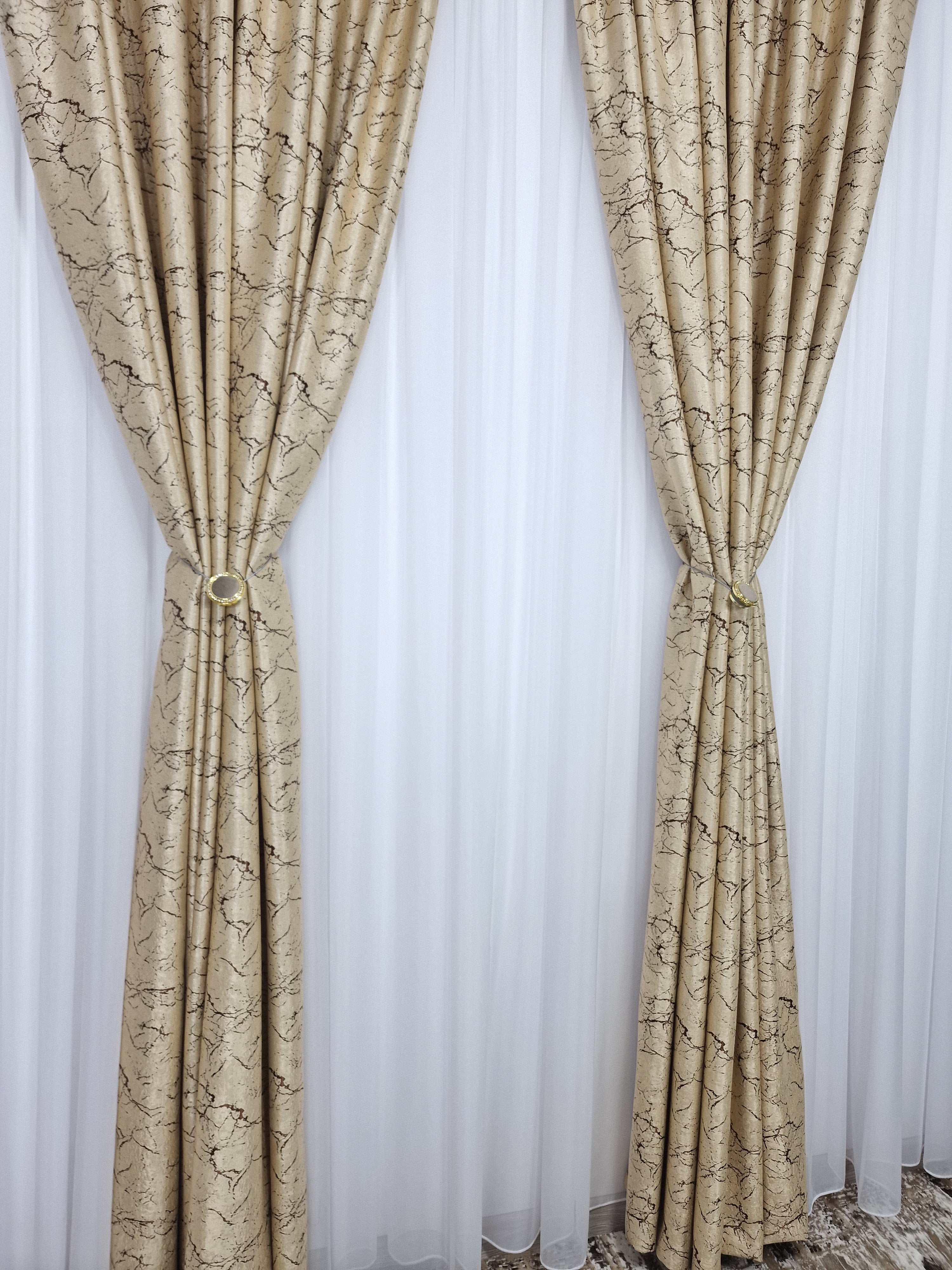 Set perdea si draperie Malina - CASABLANCA Set perdea si draperie Malina CasaBlanca  650.00 CASABLANCA 8metriperdeacu6metridraperiepentrusinagaleriede4-5 CASABLANCA