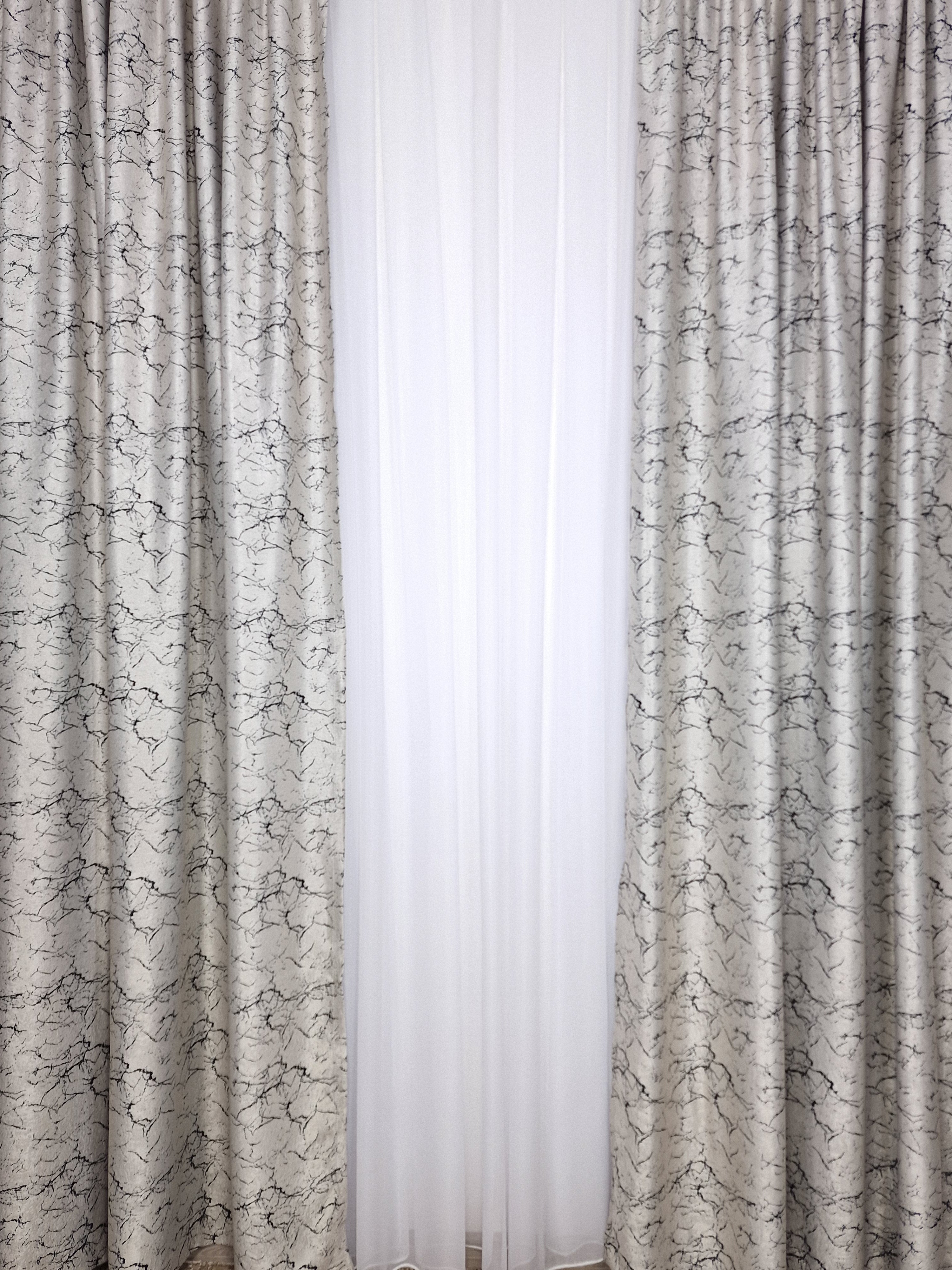 Set perdea si draperie Adam - CASABLANCA Set perdea si draperie Adam CasaBlanca  230.00 CASABLANCA  CASABLANCA