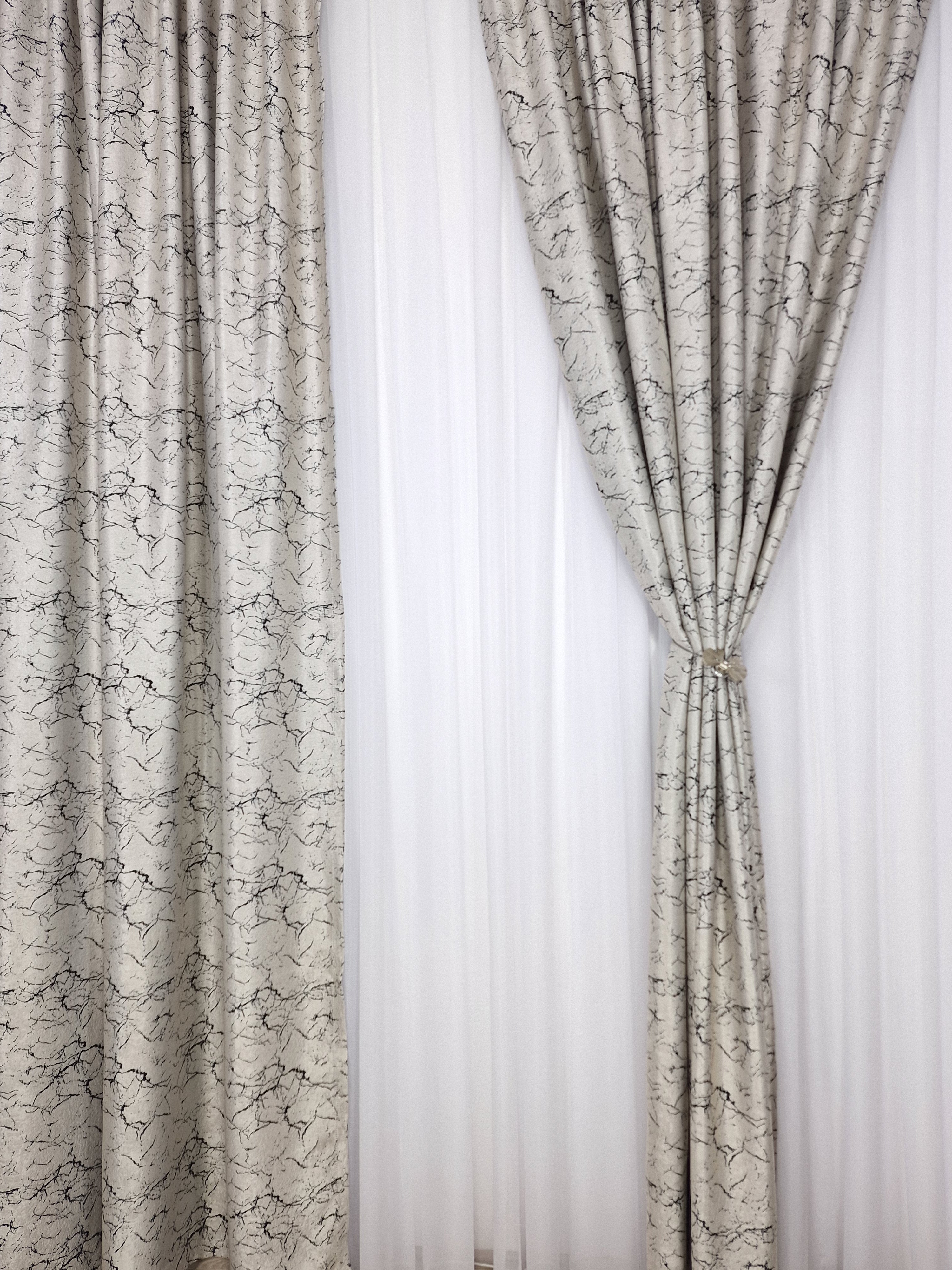 Set perdea si draperie Adam - CASABLANCA Set perdea si draperie Adam CasaBlanca  230.00 CASABLANCA  CASABLANCA