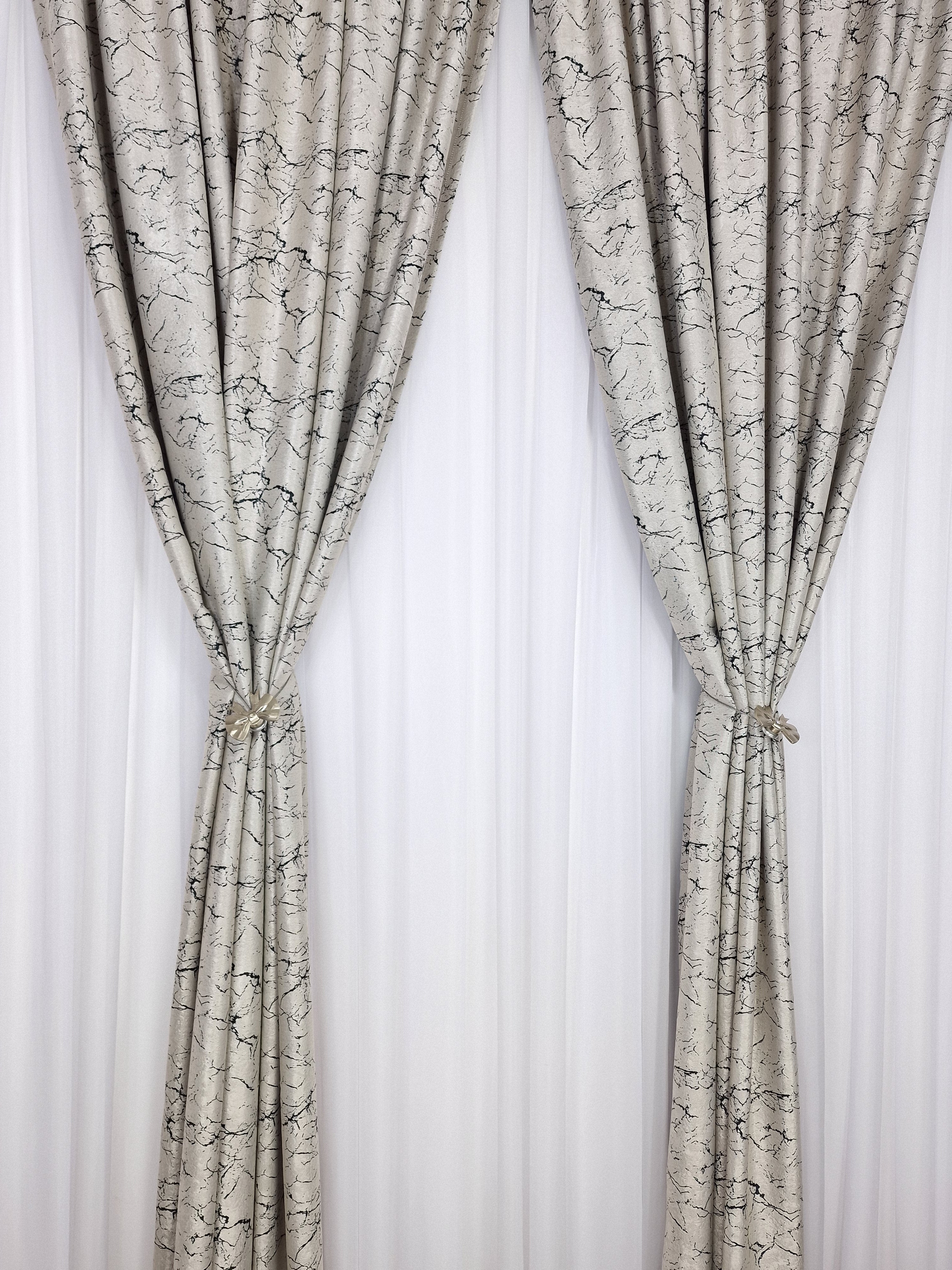 Set perdea si draperie Adam - CASABLANCA Set perdea si draperie Adam CasaBlanca  230.00 CASABLANCA  CASABLANCA