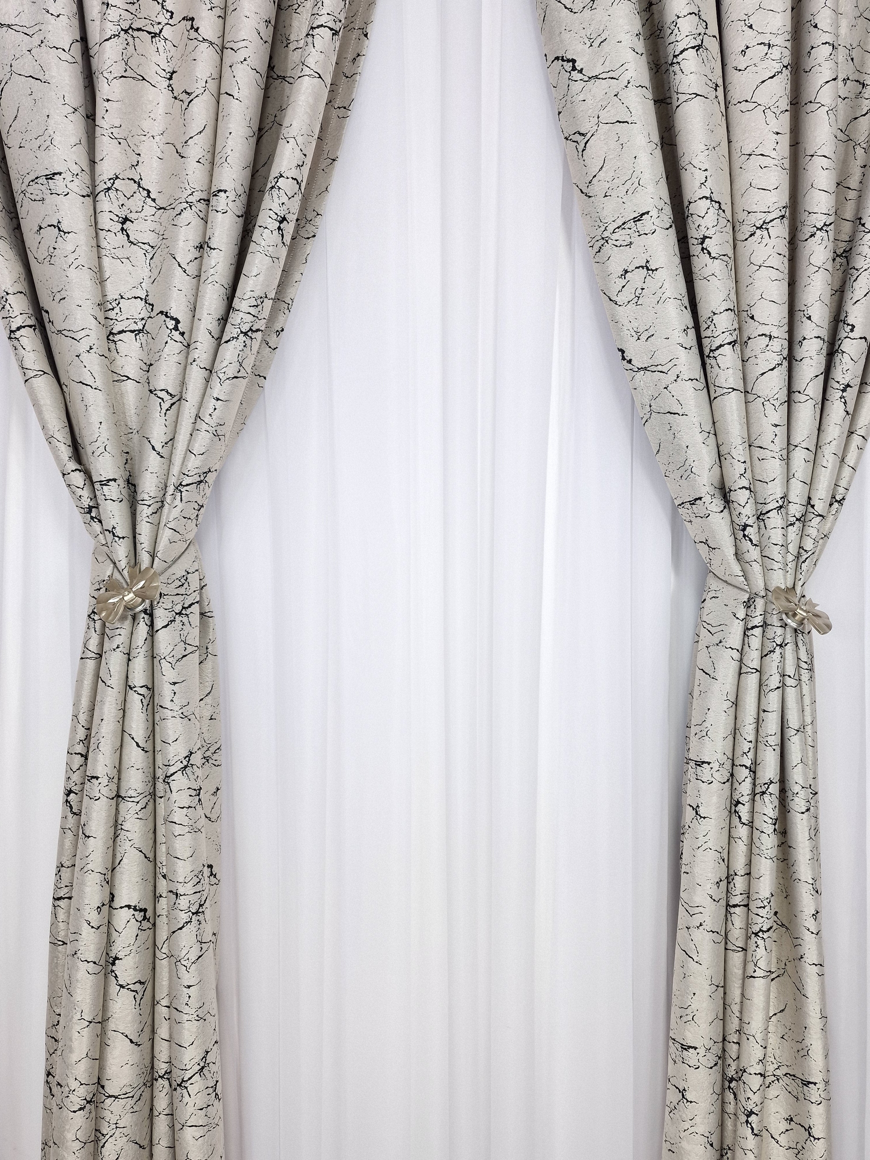 Set perdea si draperie Adam - CASABLANCA Set perdea si draperie Adam CasaBlanca  230.00 CASABLANCA  CASABLANCA