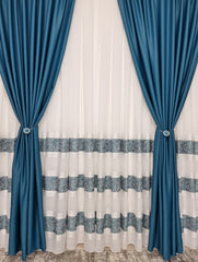 Set Kim: perdea din in cristal alba cu benzi turcoaz si draperie simpla turcoaz blackout 98%