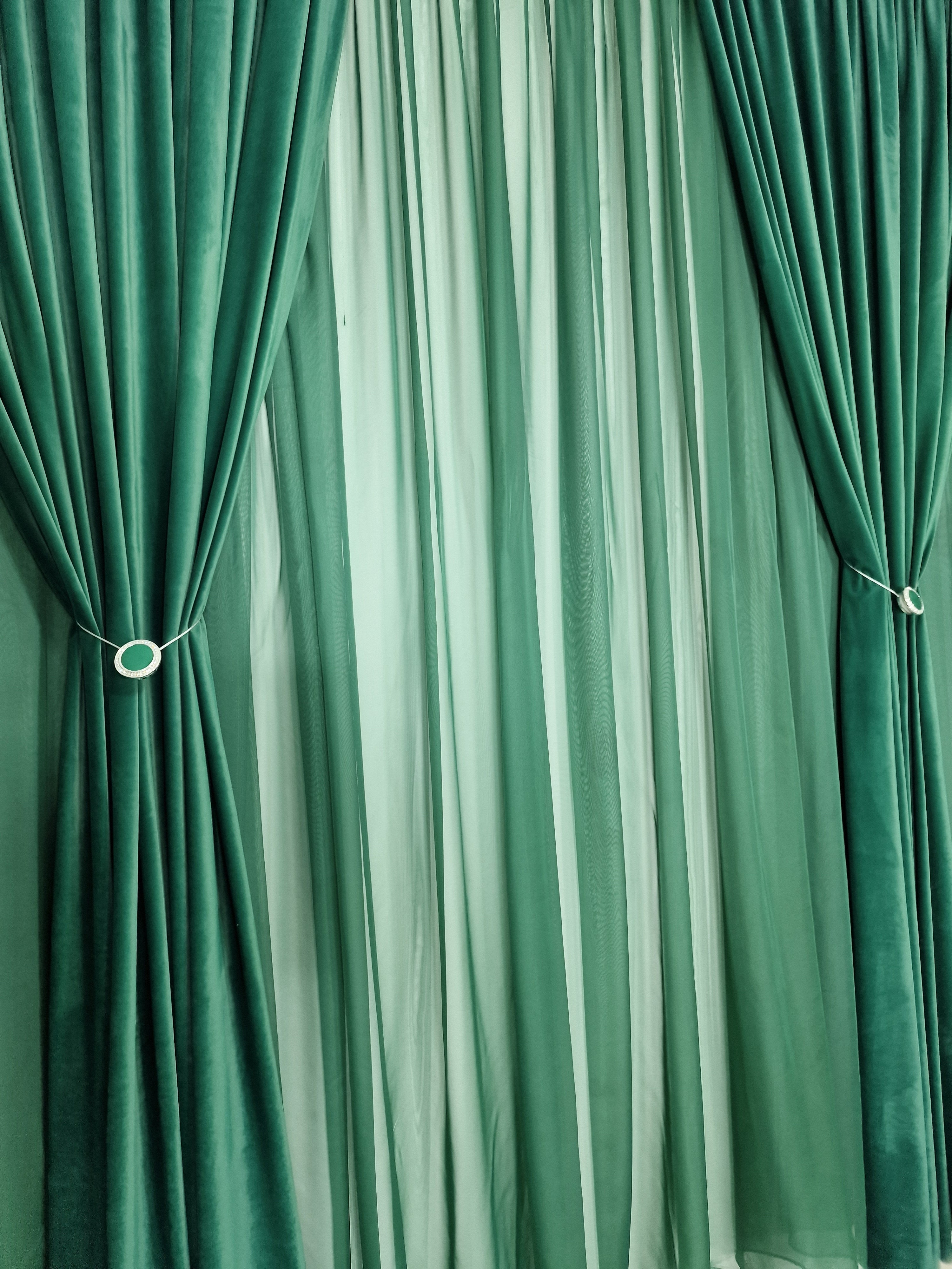 Set Speranta: perdea voal verde si draperie catifea verde smarald intens