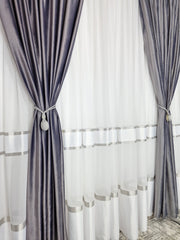 Set Bodo: Perdea alba cu benzi alb cu gri si Draperie catifea gri