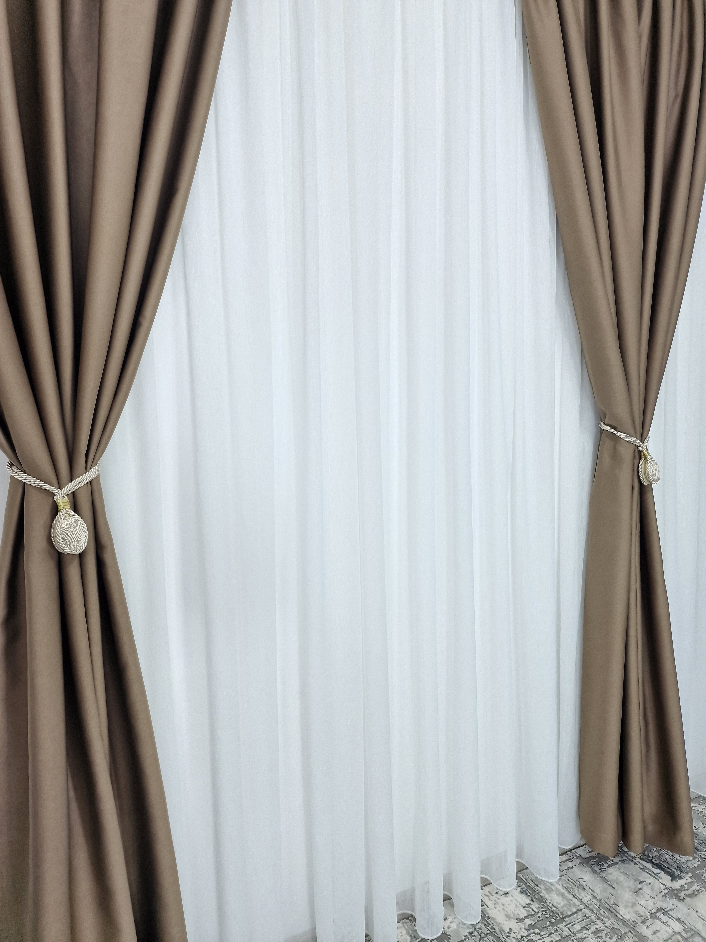 Set Camelia: Perdea din in cu bambus si Draperie cafea cu lapte blackout 90%
