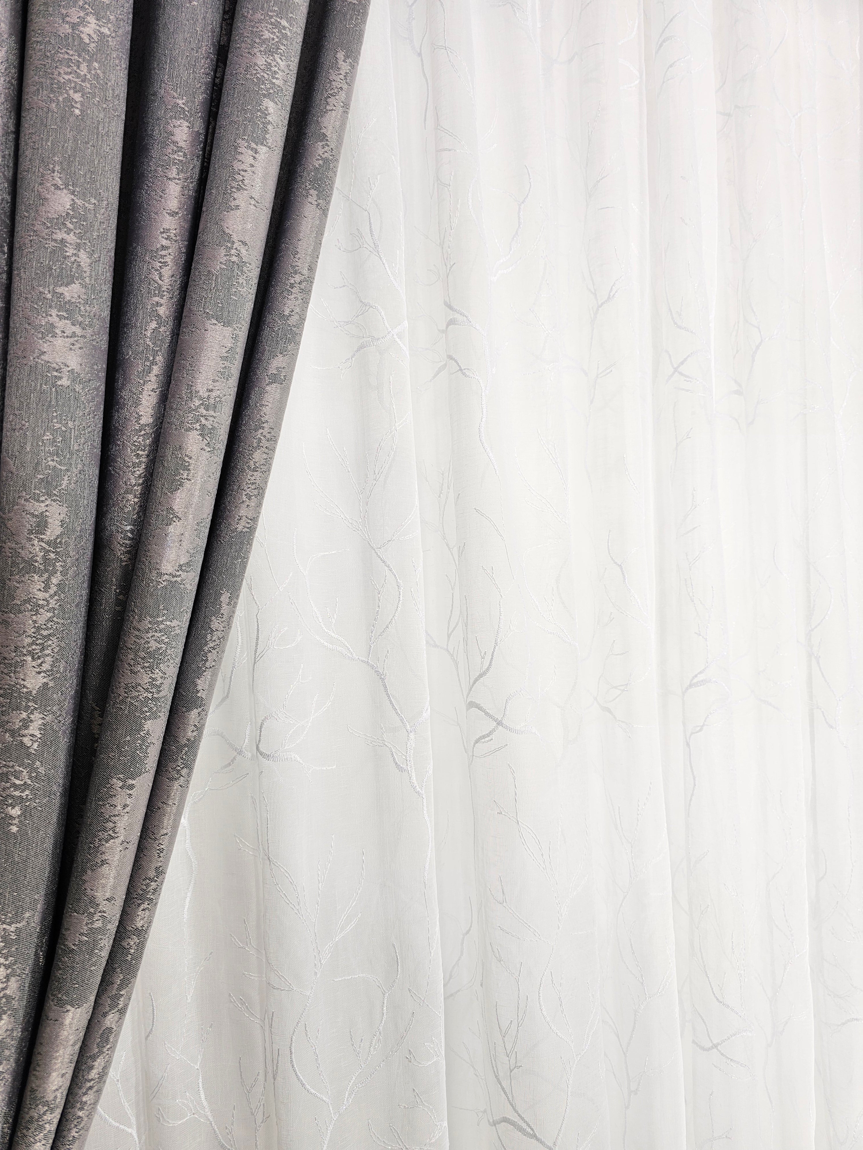 Set Angelica: perdea din in model crengute si draperie cu aspect de vopsea decorativa