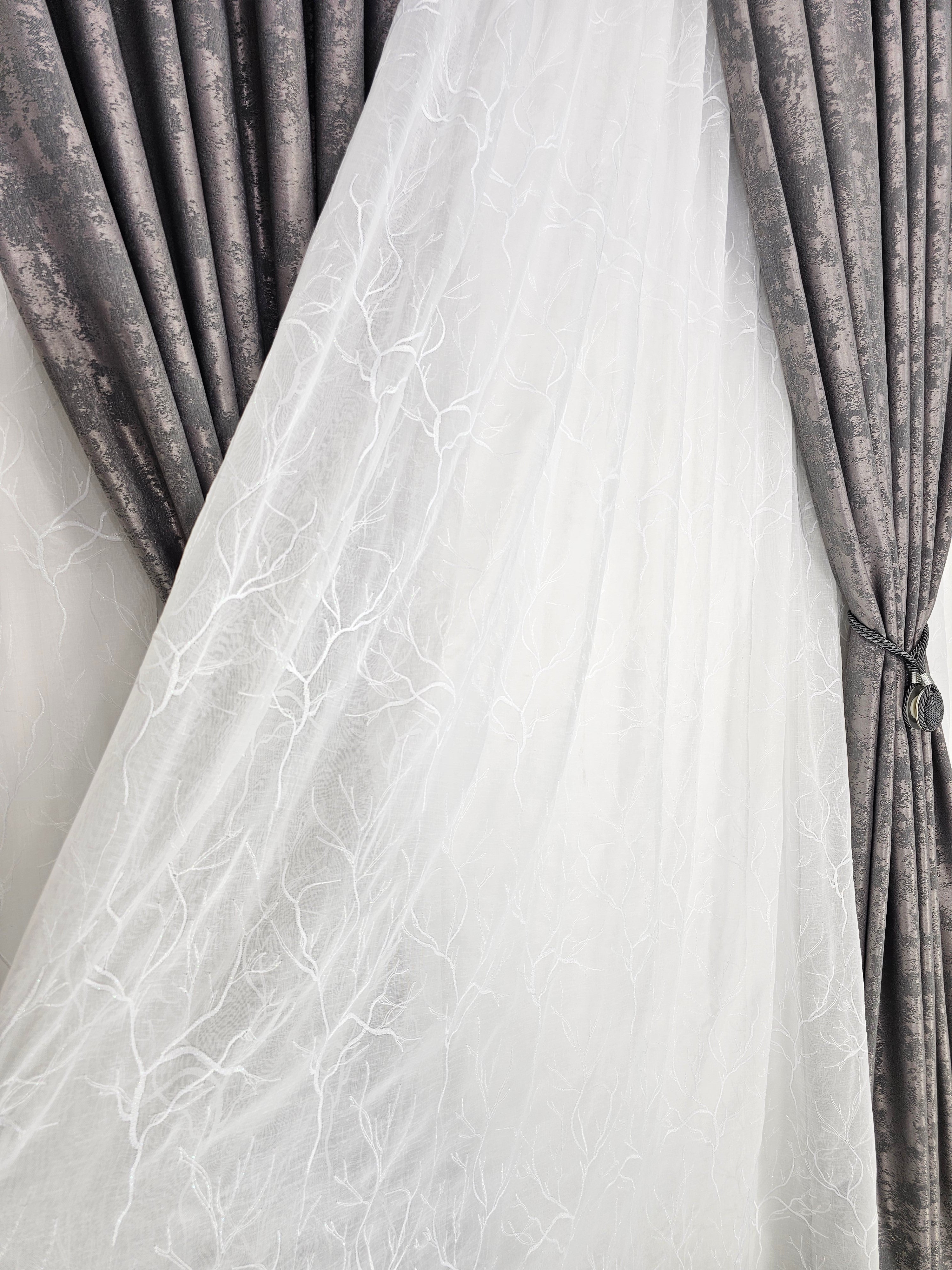 Set Angelica: perdea din in model crengute si draperie cu aspect de vopsea decorativa