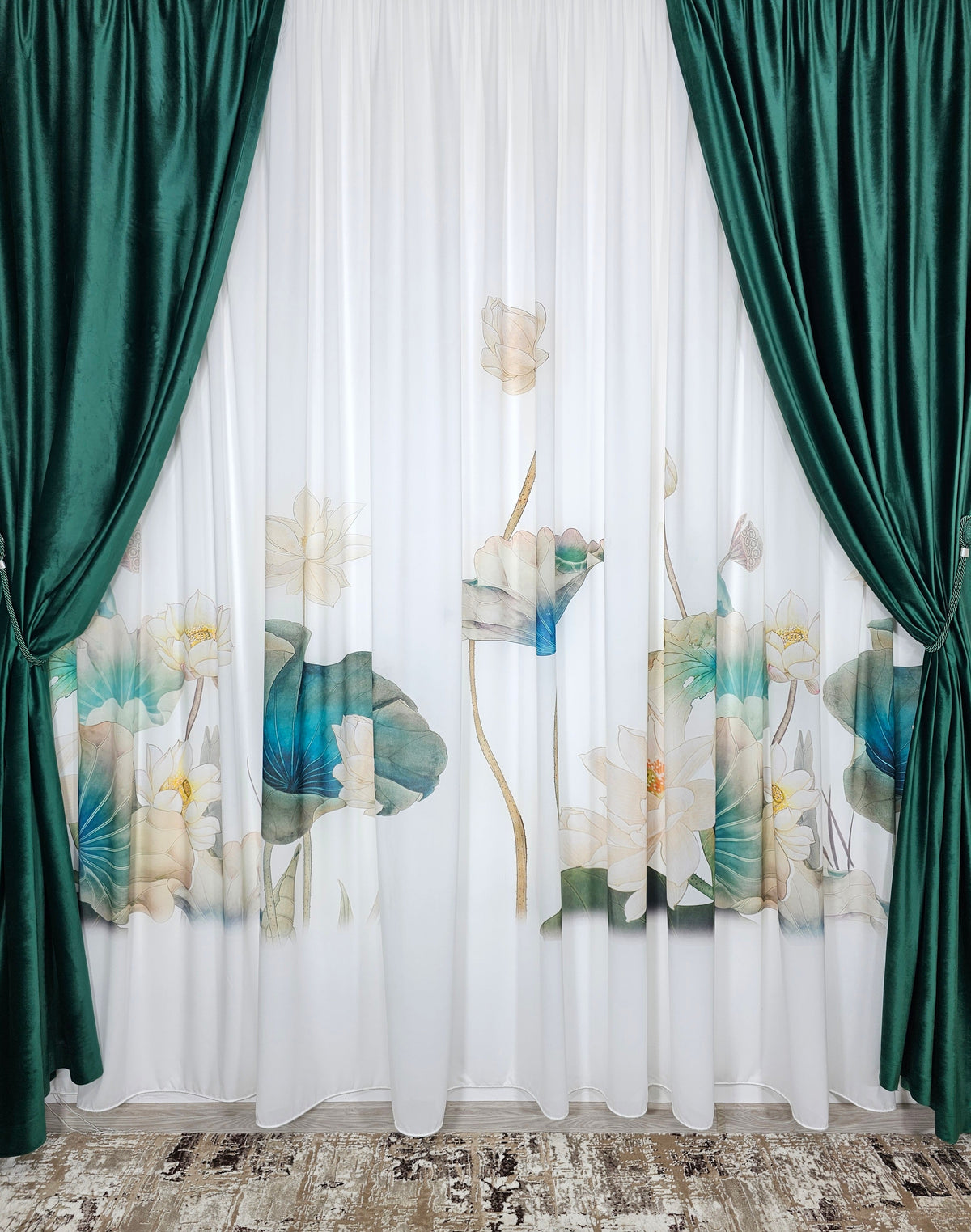 Set Iolanda: perdea matase cu peisaj verde si draperie catifea verde