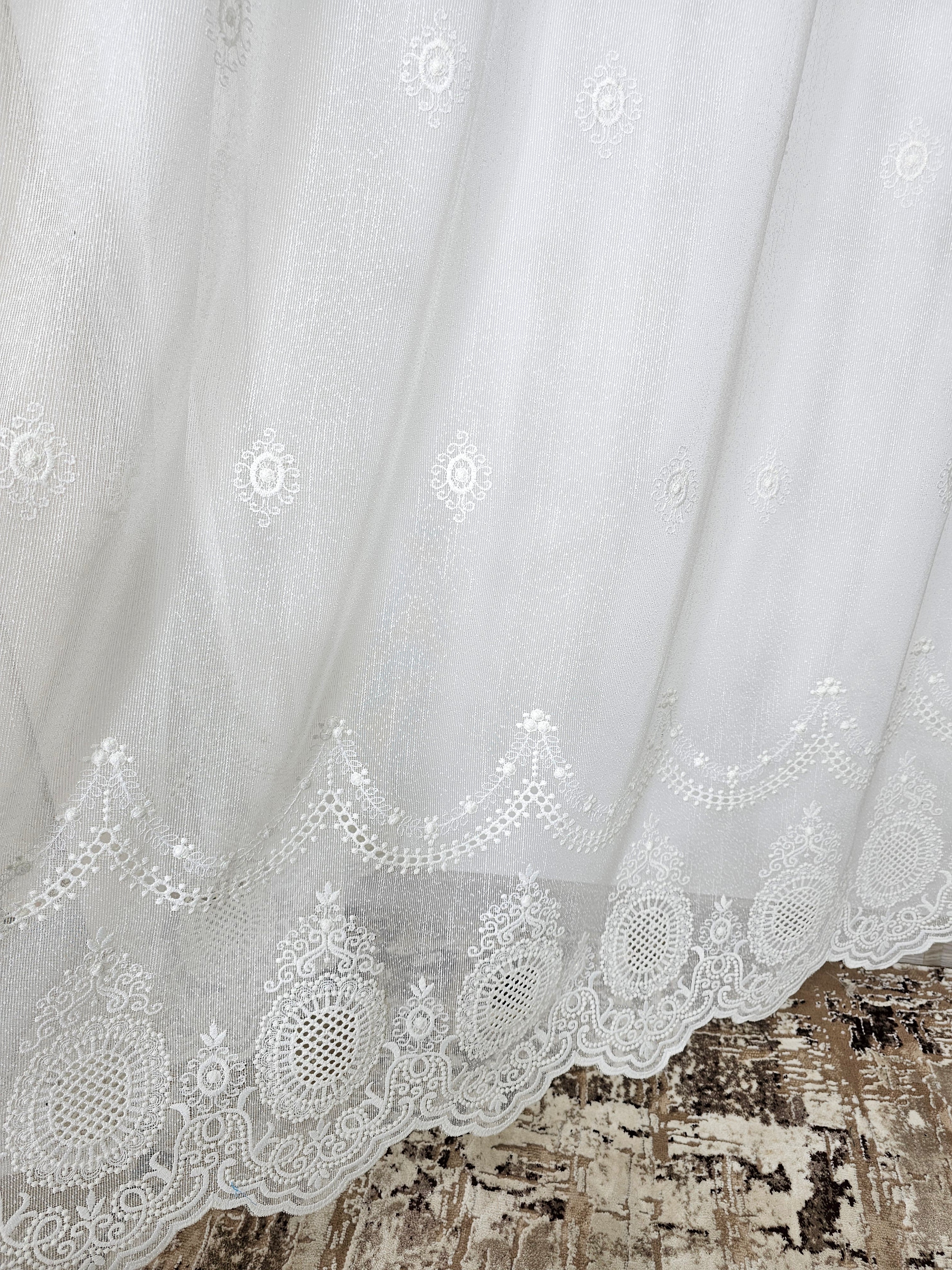 Set Ivana: perdea crem din borangic si draperie blackout