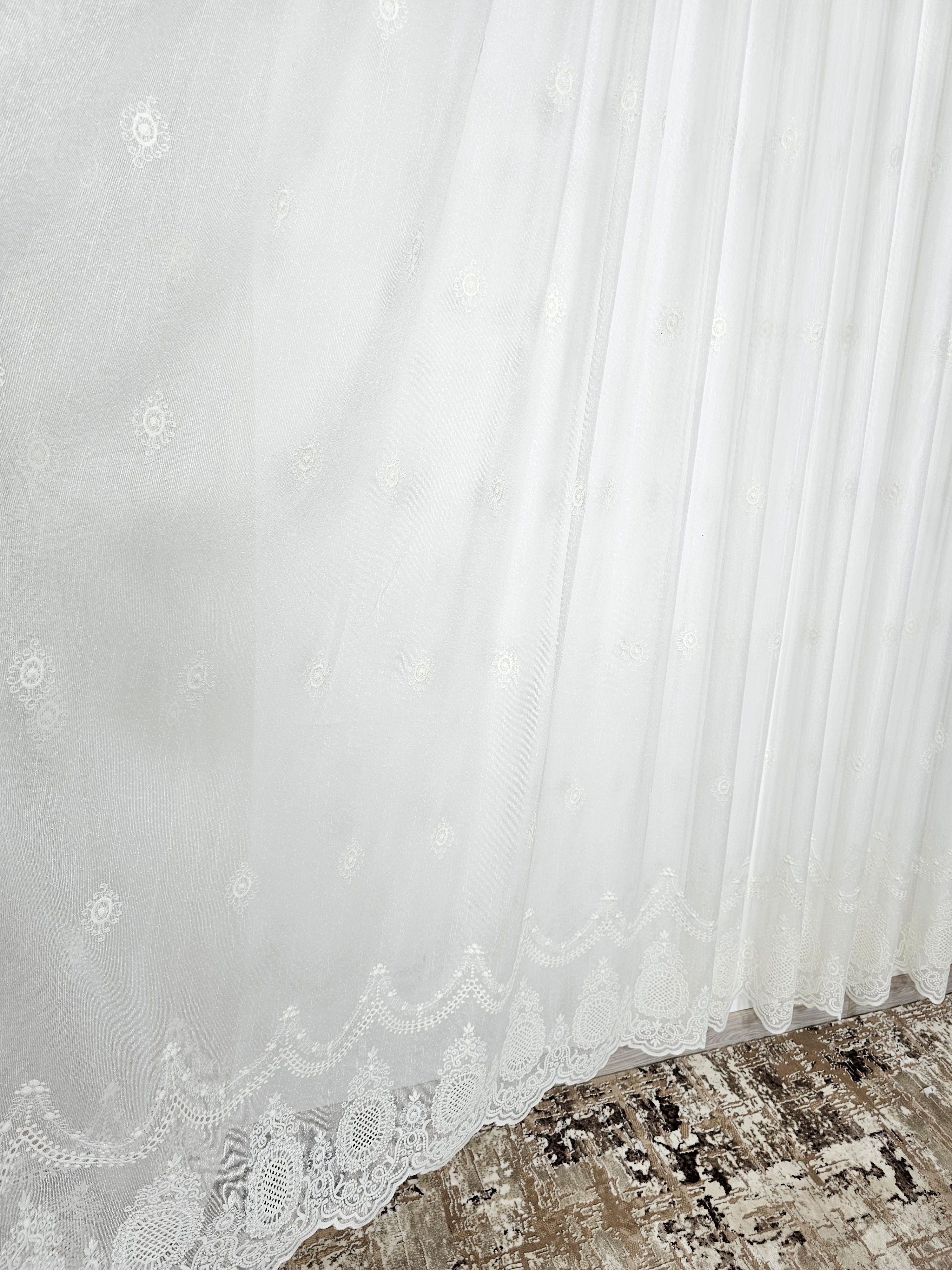 Set Ivana: perdea crem din borangic si draperie blackout