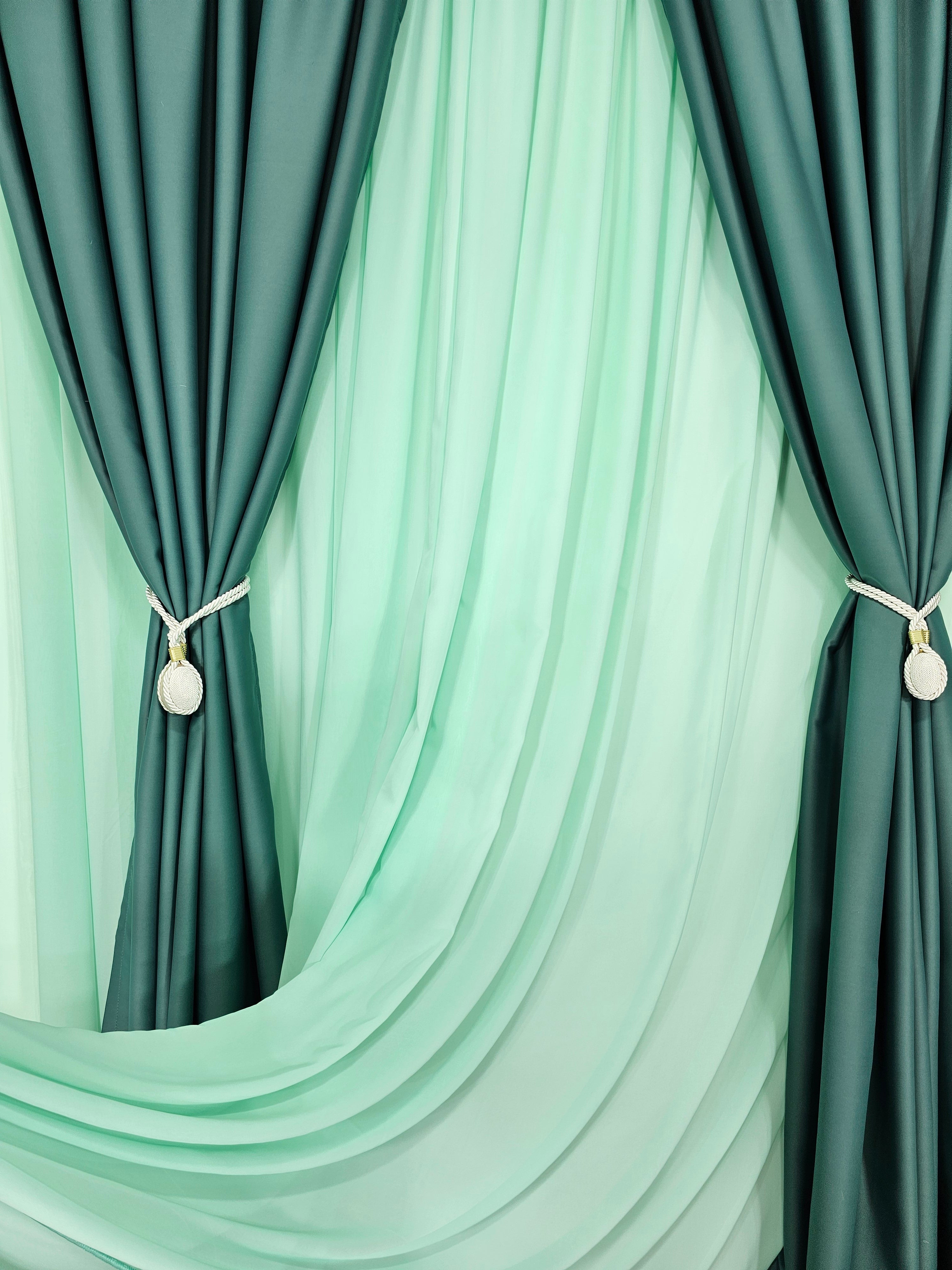 Set Roa: perdea verde din matase moale  si draperie verde menta blackout 98%
