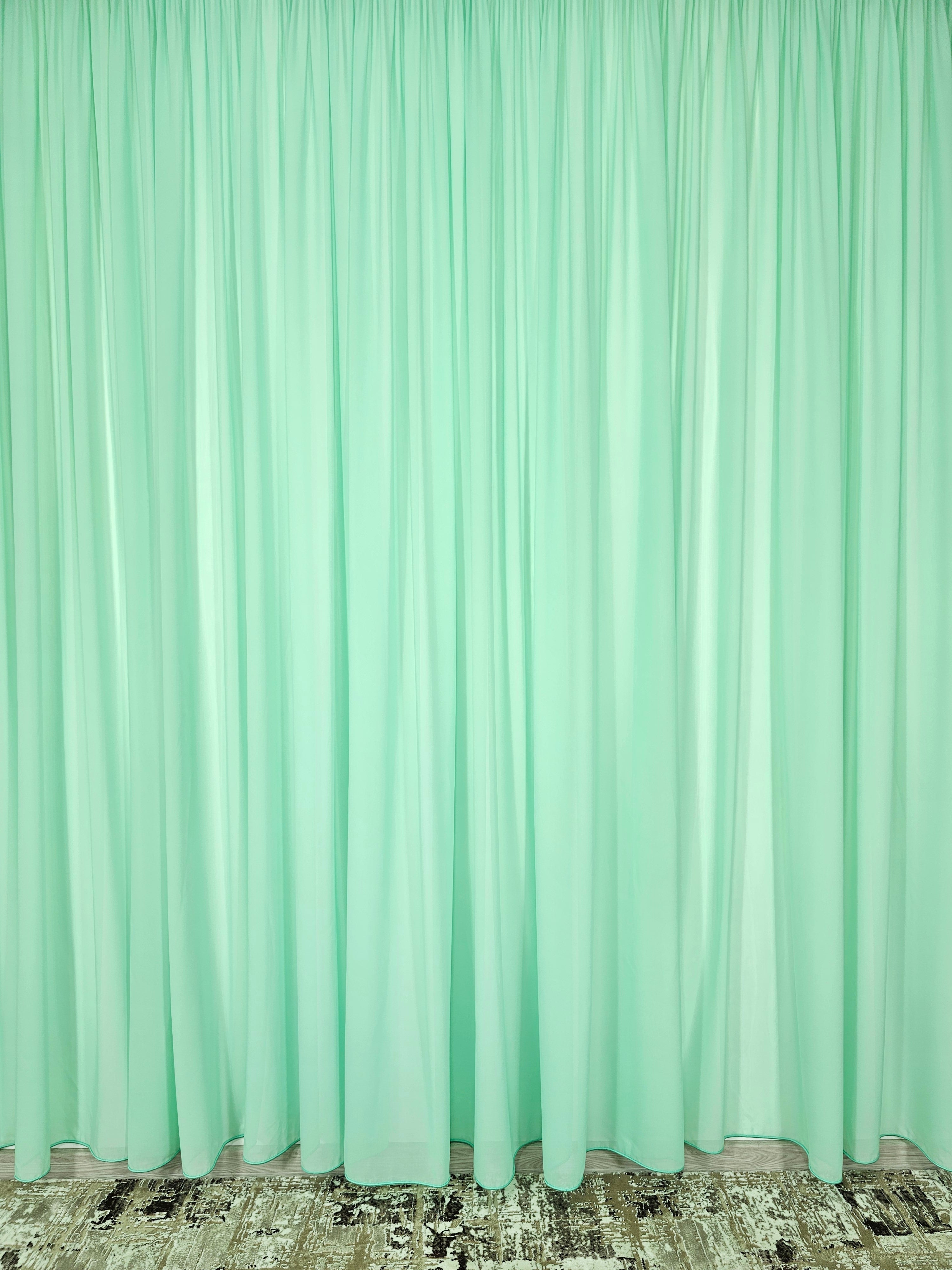 Set Roa: perdea verde din matase moale  si draperie verde menta blackout 98%