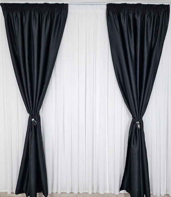 Set ideal pentru livinguri si dormitoare moderne in nuante de alb, gri sau negru-Colectia Hotel – Perdea Voal Alb si Draperie Neagra Blackout – confectionat pe comanda