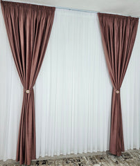 Set Rose – Perdea Alba din Voal si Draperie Catifea Roz Pudra – Ideal pentru Livinguri Delicate cu Canapele Crem, Mobilier Alb si Decoruri in Nuante Pastel – Confectionat pe Comanda