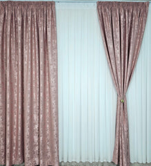 Colectia Decorativa: Perdea Alba Simpla si Draperie Roz Pudra Tip Vopsea