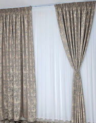 Colectia Decorativa: Perdea Alba Simpla si Draperie Tip Vopsea-Grej