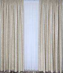 Colectia Decorativa: Perdea Alba Simpla si Draperie Tip Vopsea-Crem