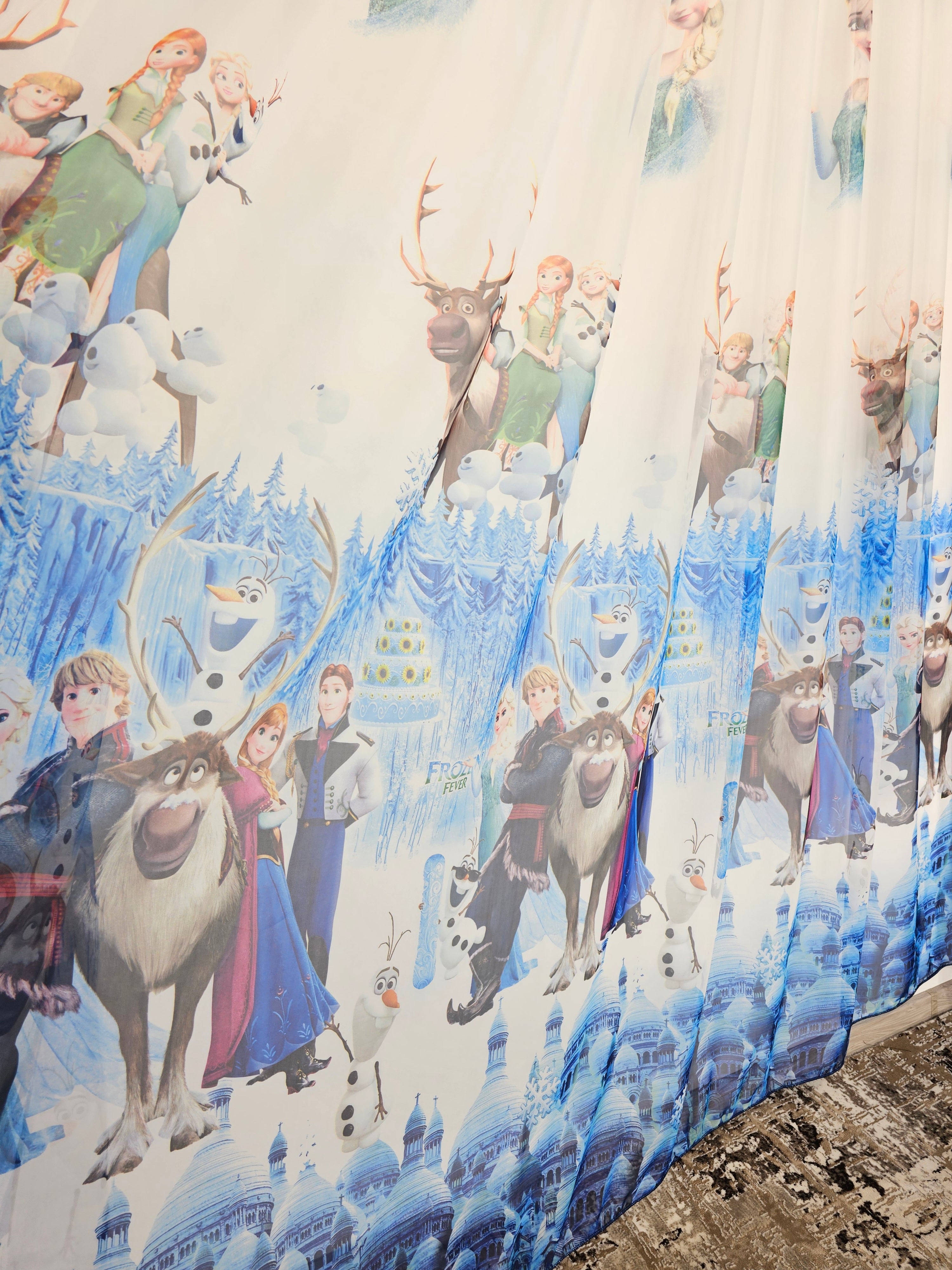 Set Perdea si Draperie Model Frozen