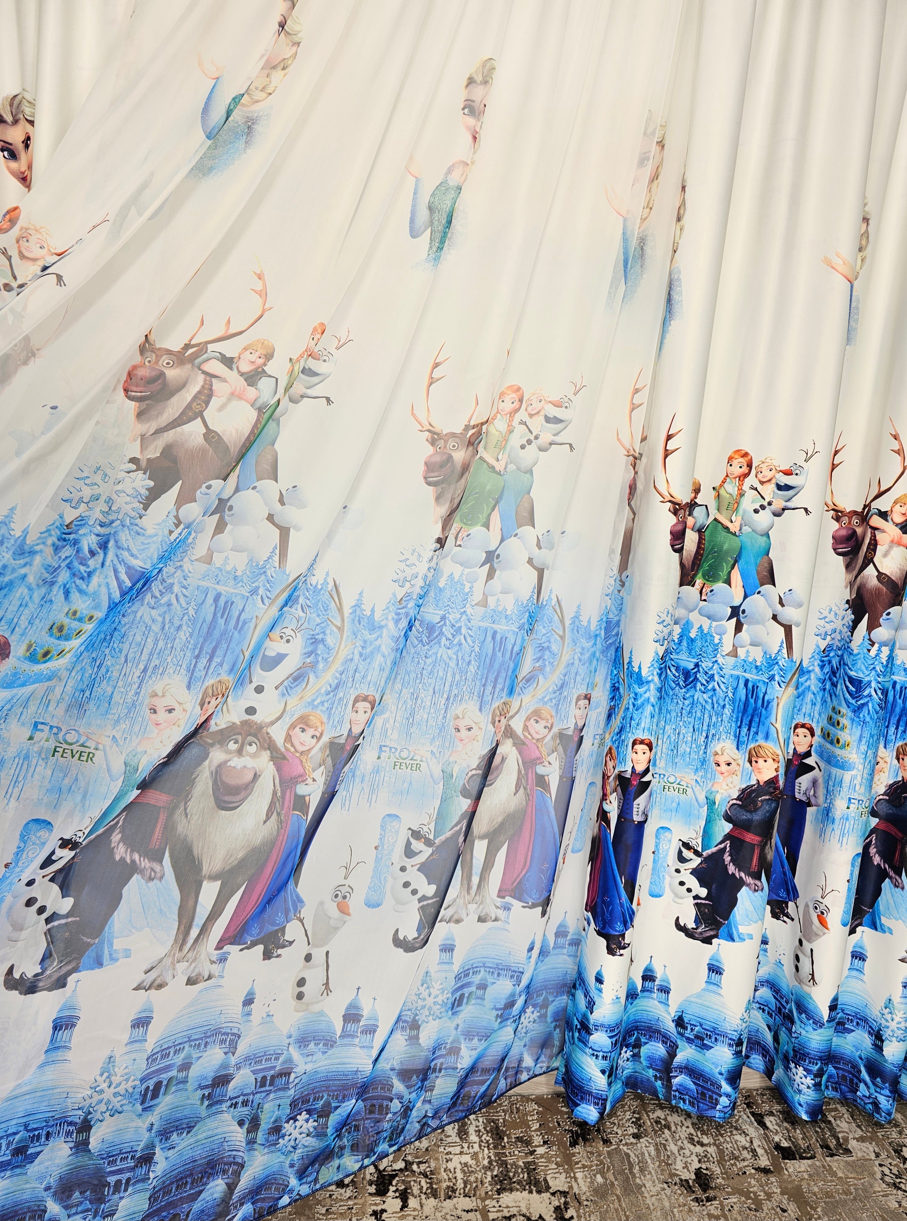 Set Perdea si Draperie Model Frozen
