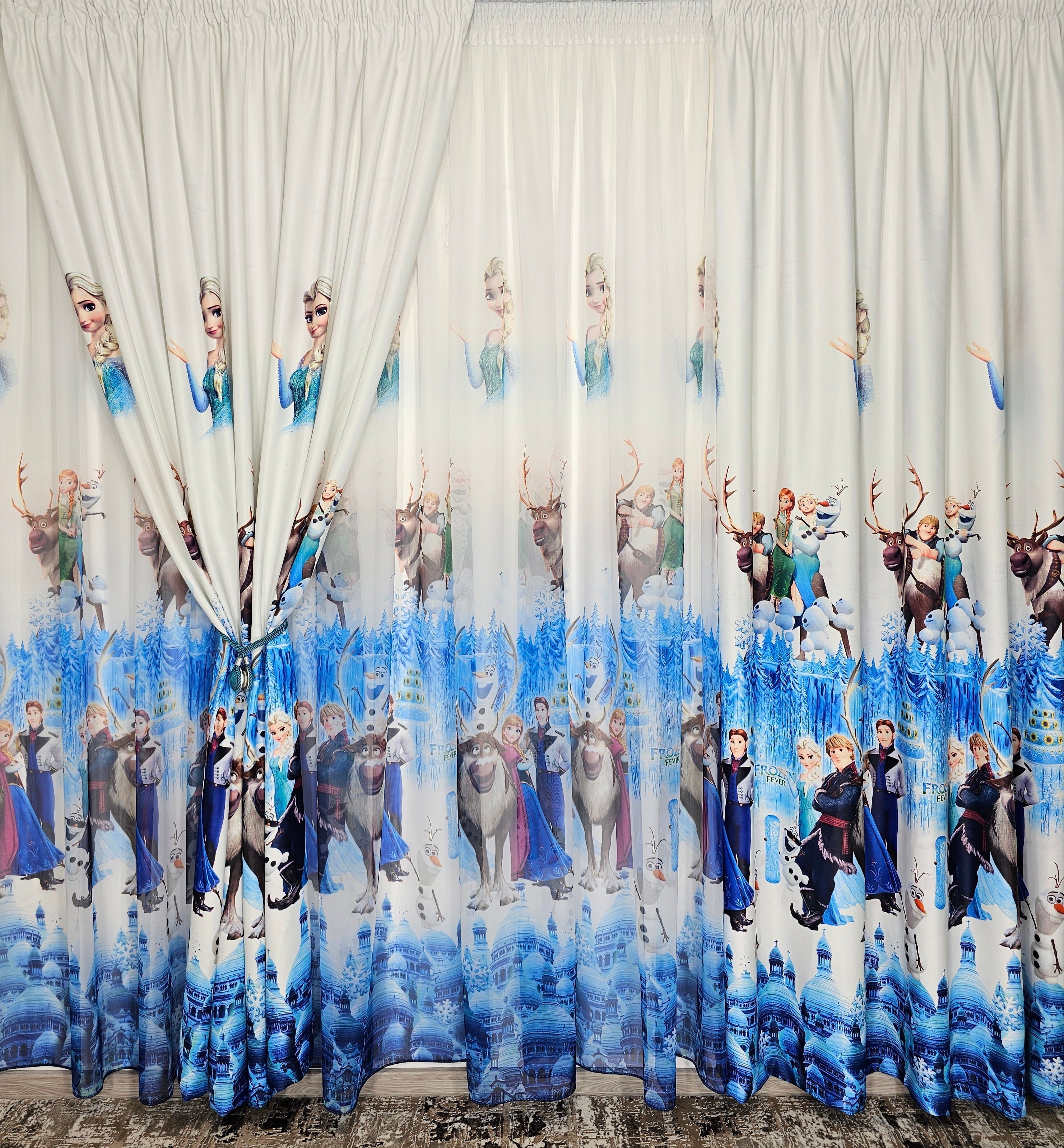 Set Perdea si Draperie Model Frozen