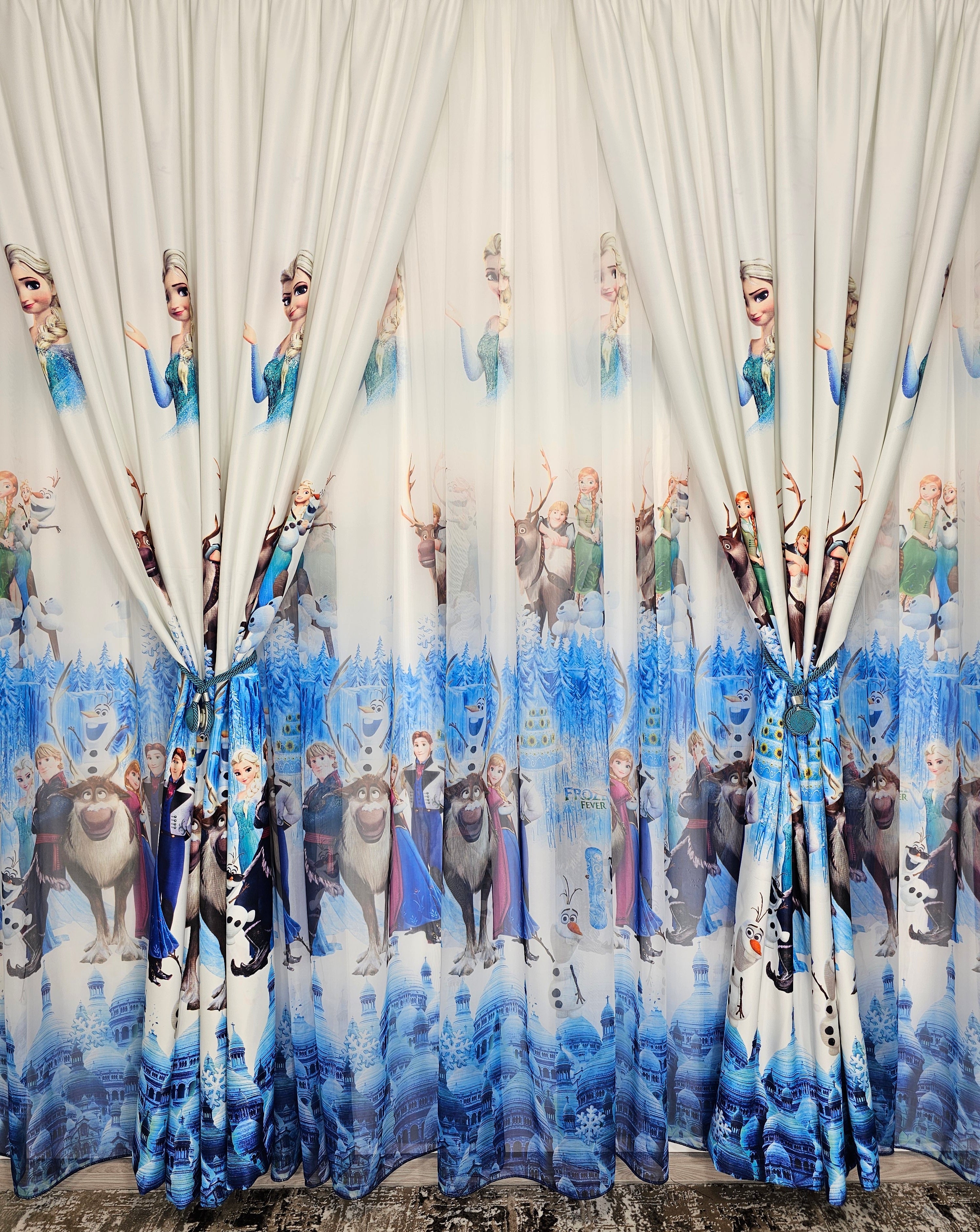 Set Perdea si Draperie Model Frozen
