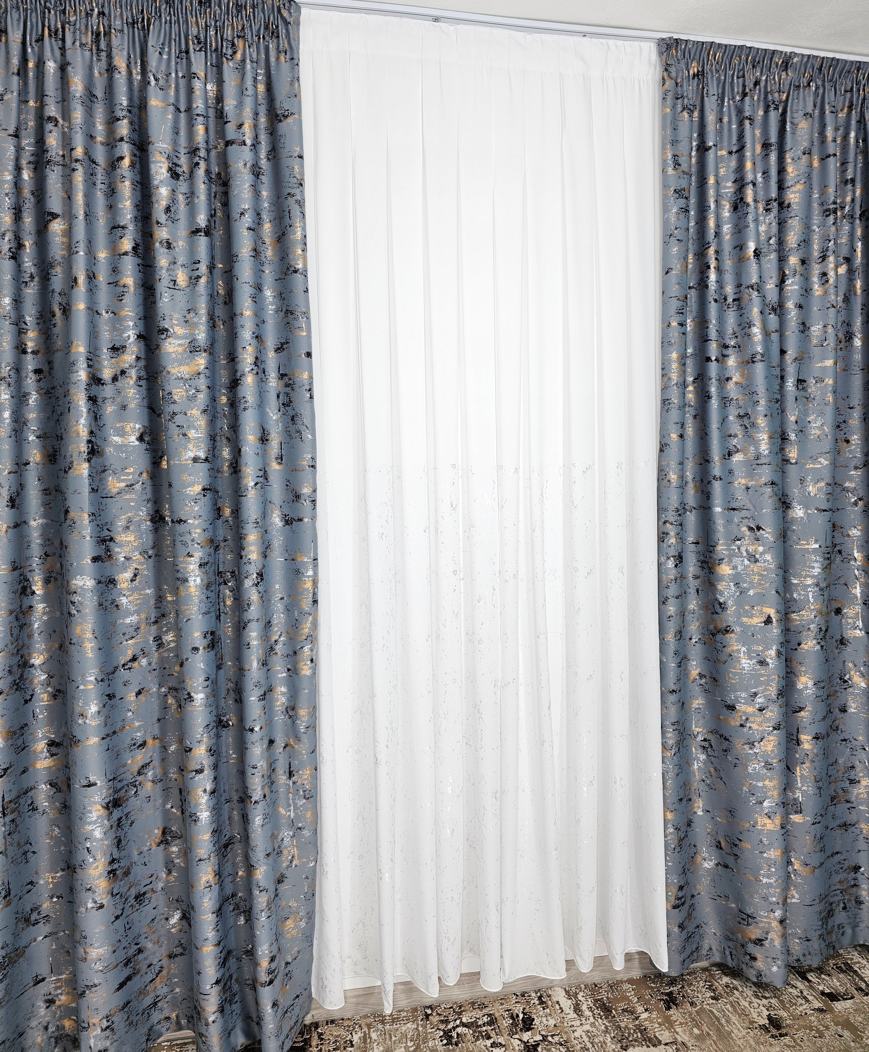 Set Dante: perdea matase cu insertii gri si draperie blackout 90% gri cu insertii