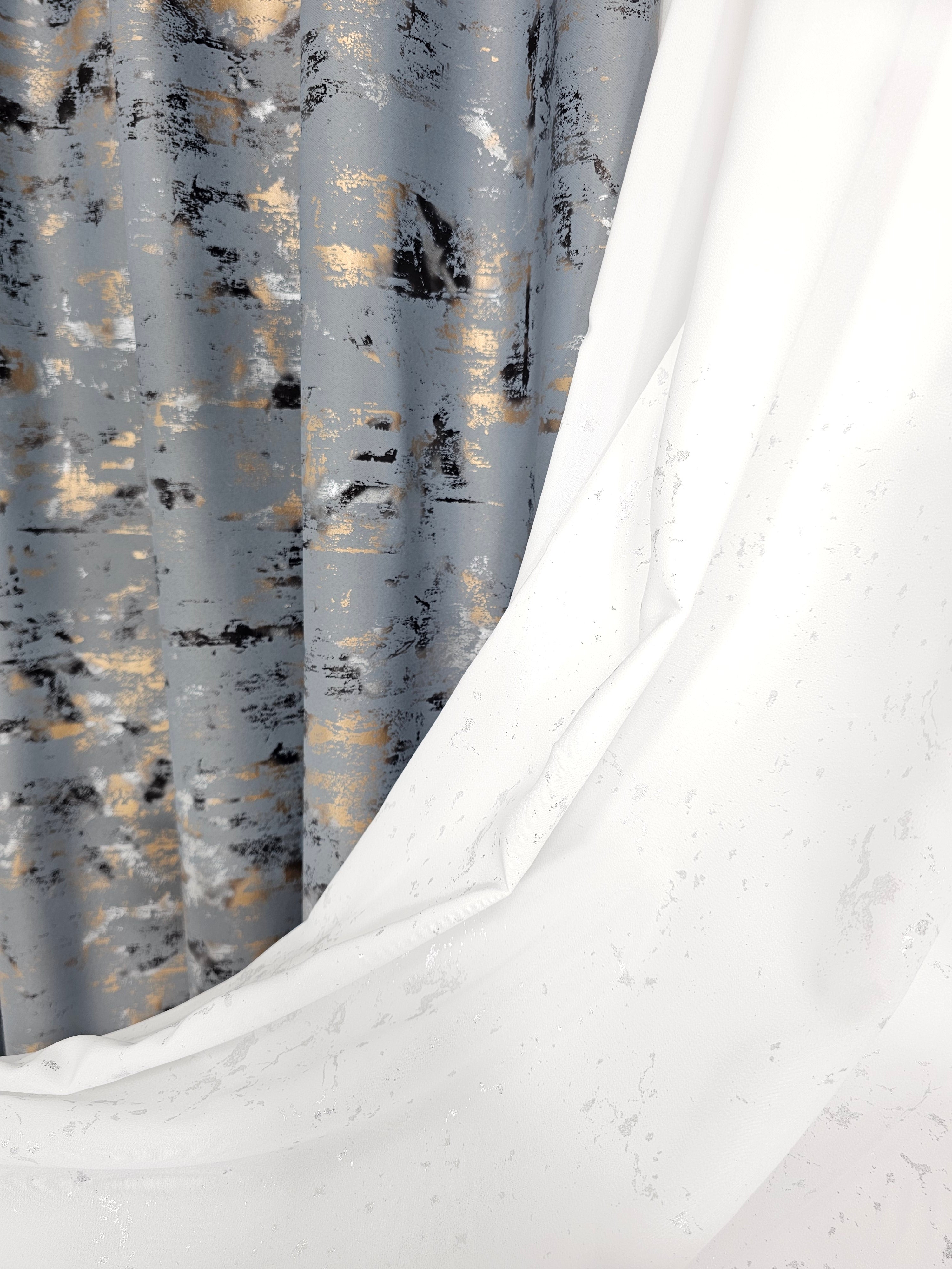 Set Dante: perdea matase cu insertii gri si draperie blackout 90% gri cu insertii
