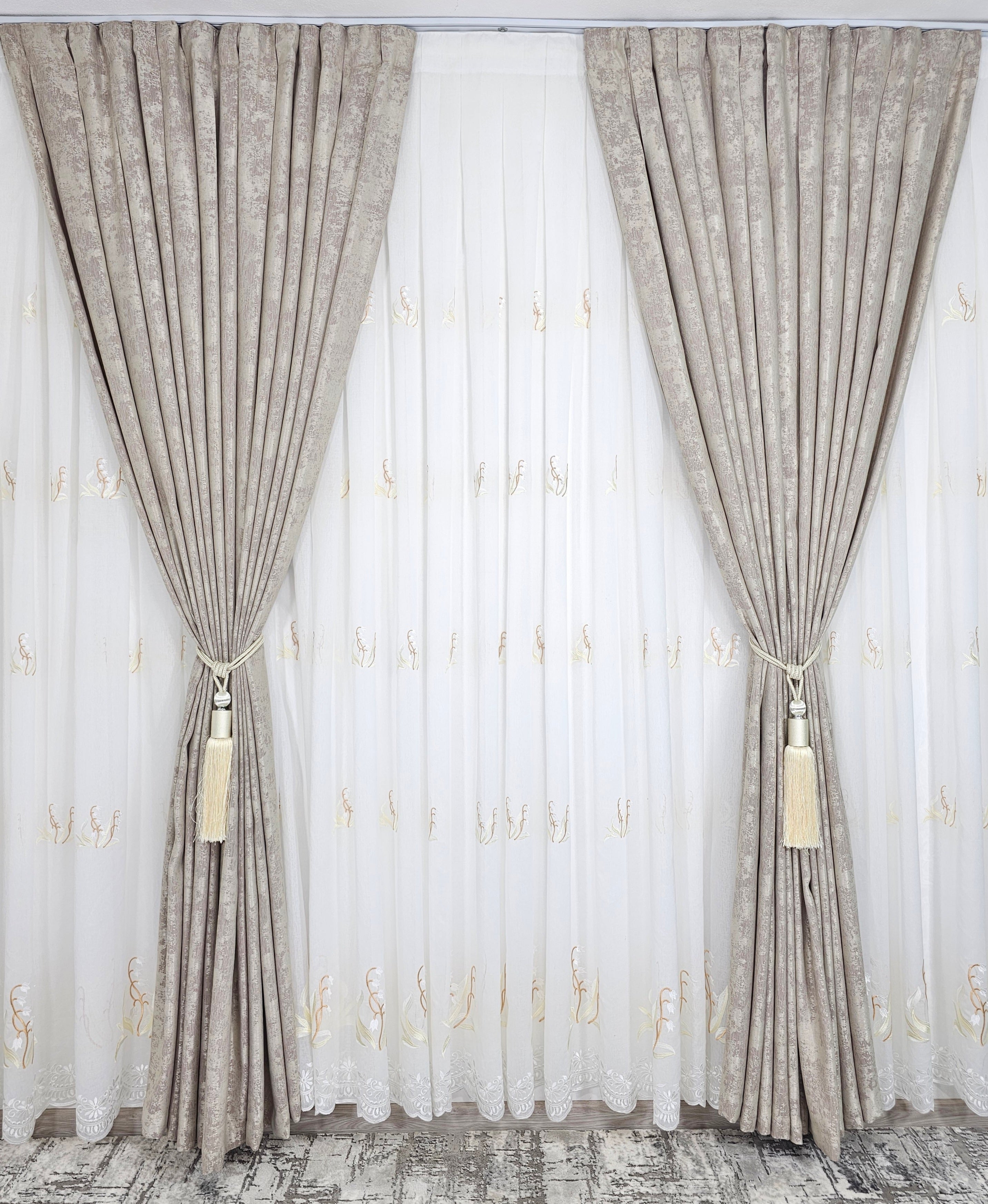 Set perdea din in si draperie decorativa bej model Lacramioara