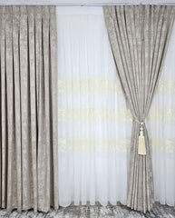 Set Draga: perdea alba cu broderie sparta și flori crem si draperie tip vopsea decorativa bej