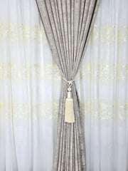 Set Draga: perdea alba cu broderie sparta și flori crem si draperie tip vopsea decorativa bej