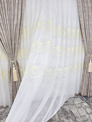 Perdea Draga, alba din material plin ca textura cu broderie sparta si 3 randuri de flori bej