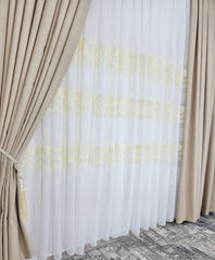 Set  Dorina: perdea din material plin ca textura cu broderie sparta si draperie crem uni