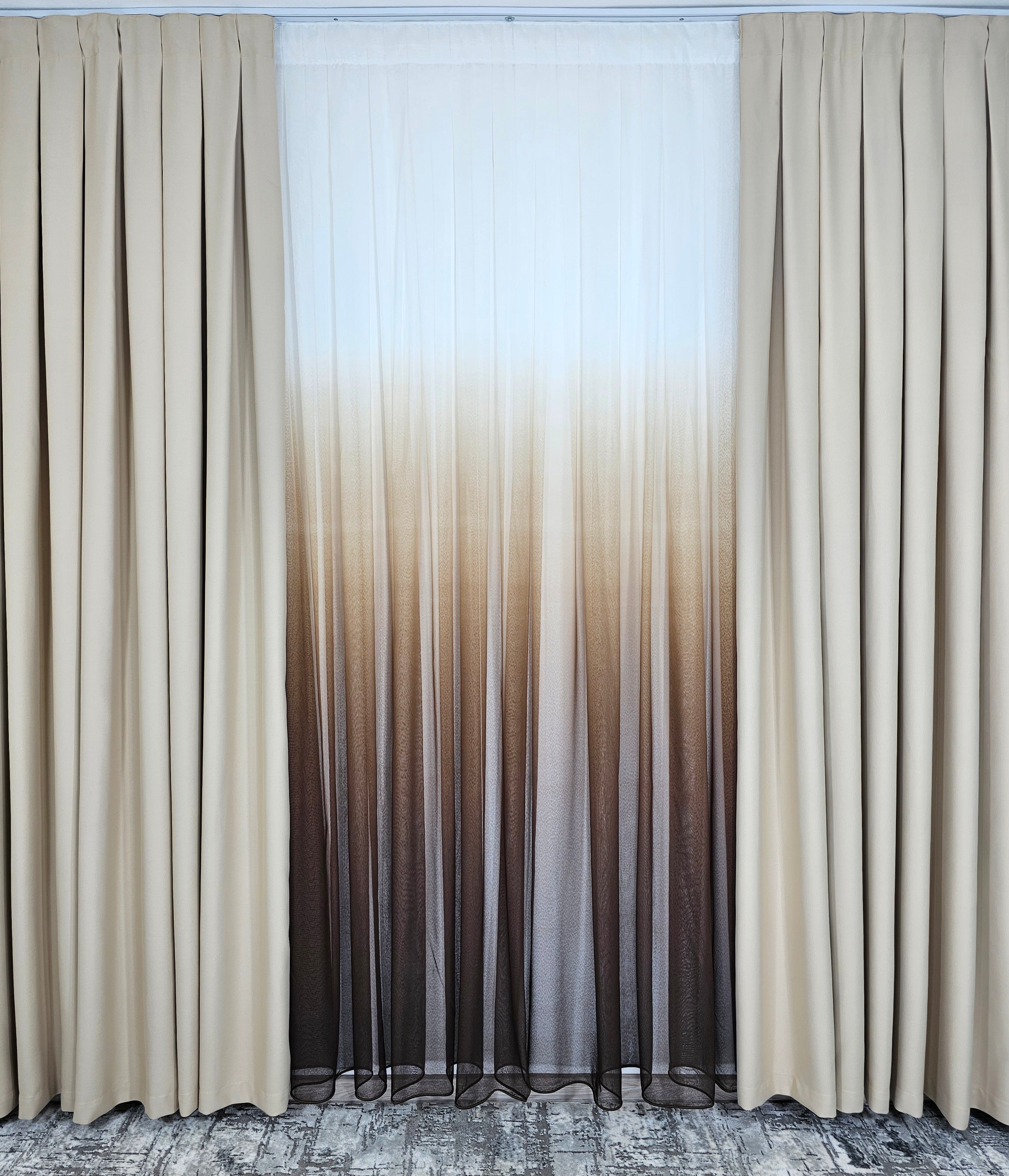 Set Sahara: perdea maro in degrade si draperie crem blackout 80%