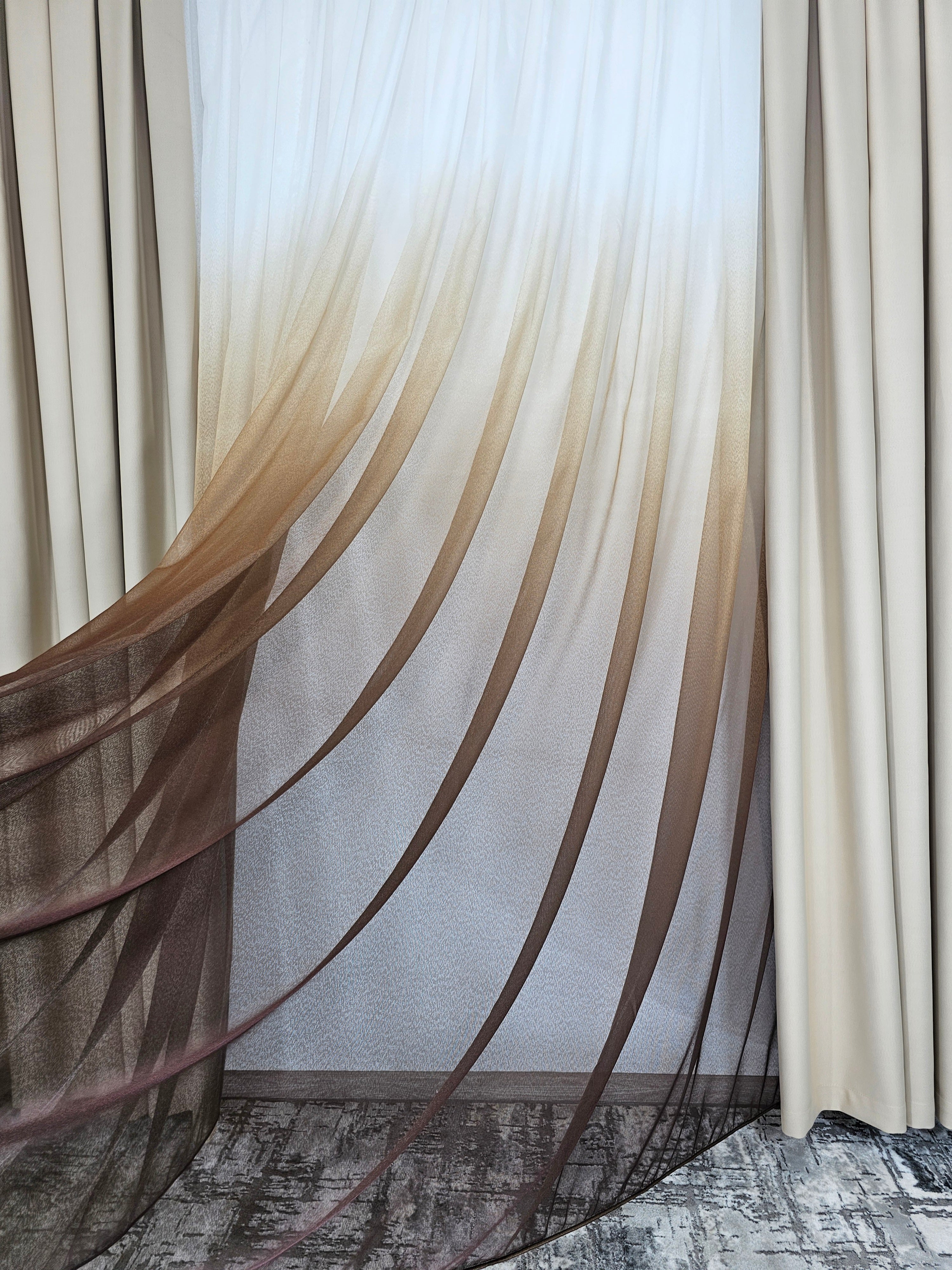Set Sahara: perdea maro in degrade si draperie crem blackout 80%