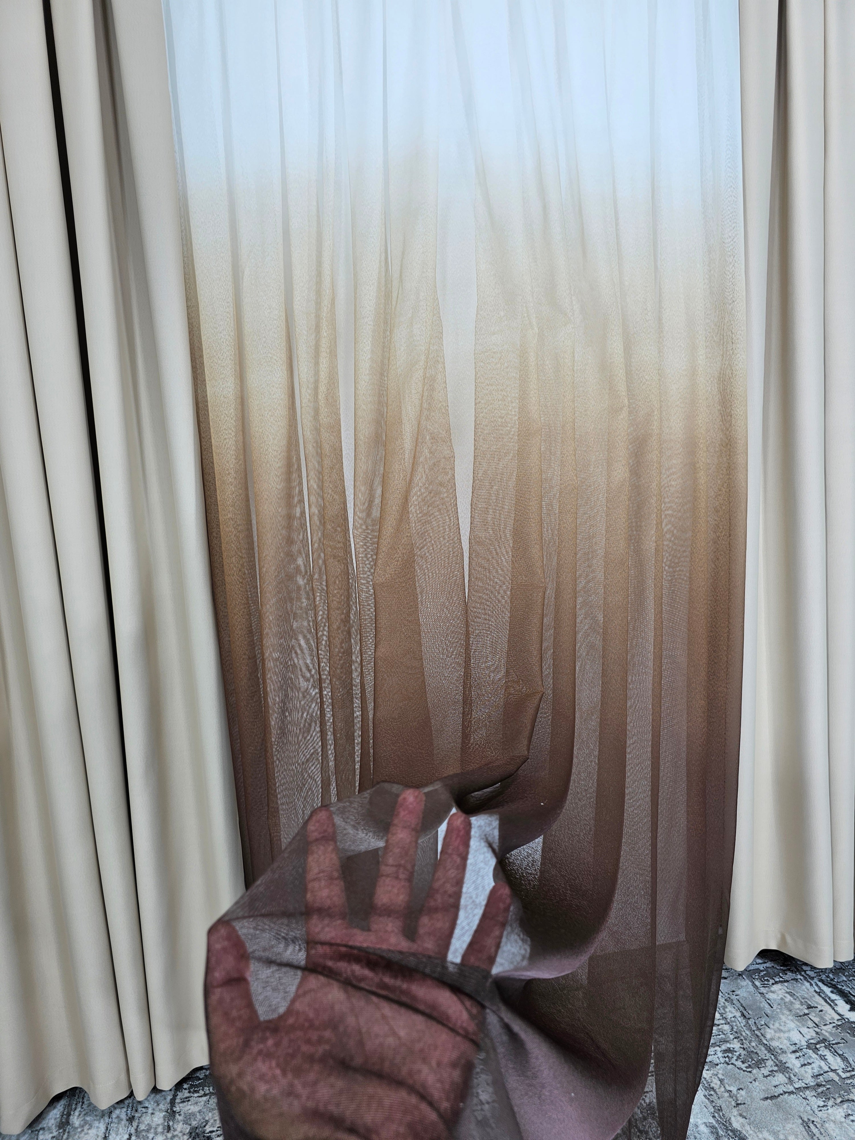 Set Sahara: perdea maro in degrade si draperie crem blackout 80%