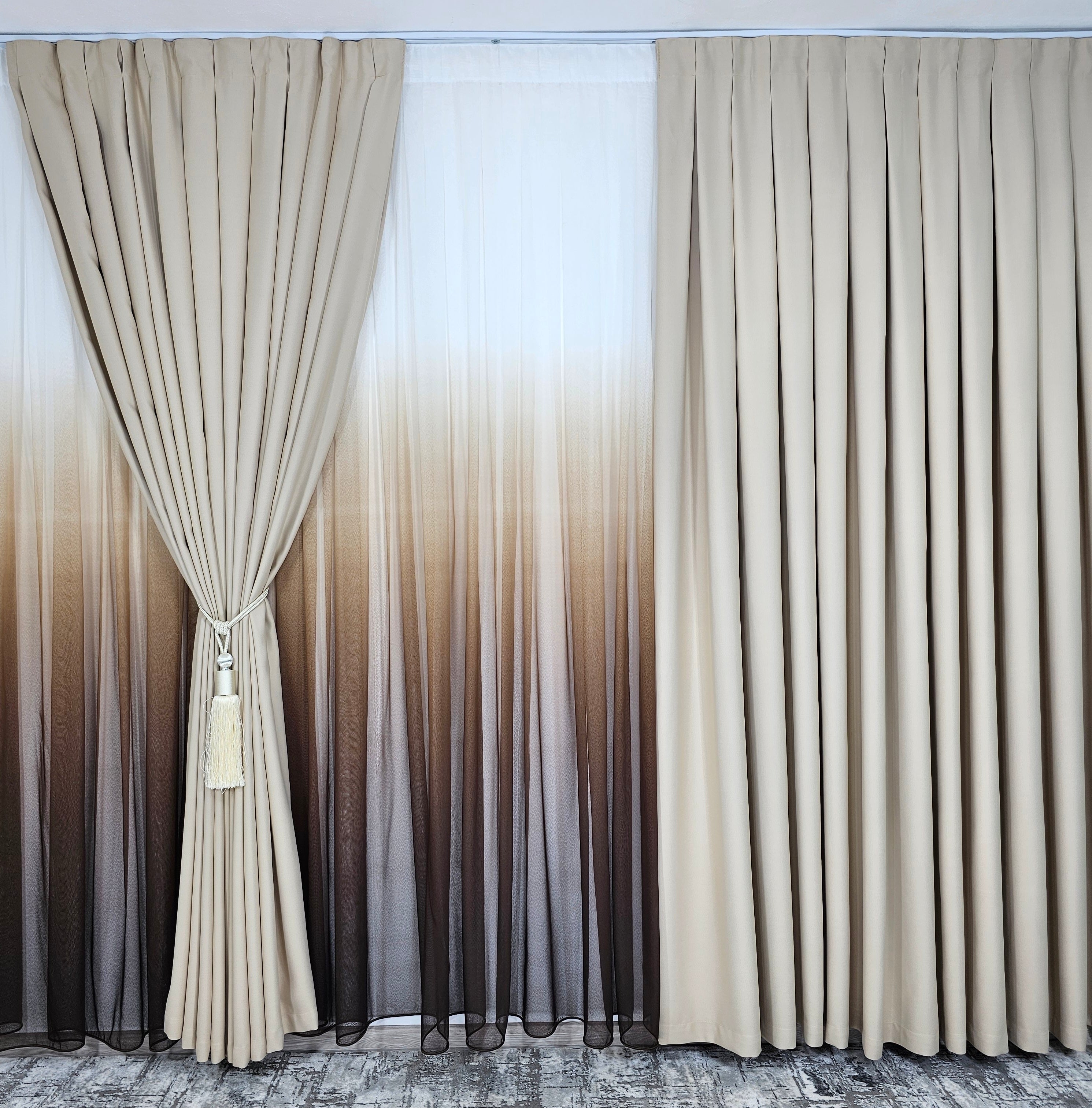 Set Sahara: perdea maro in degrade si draperie crem blackout 80%