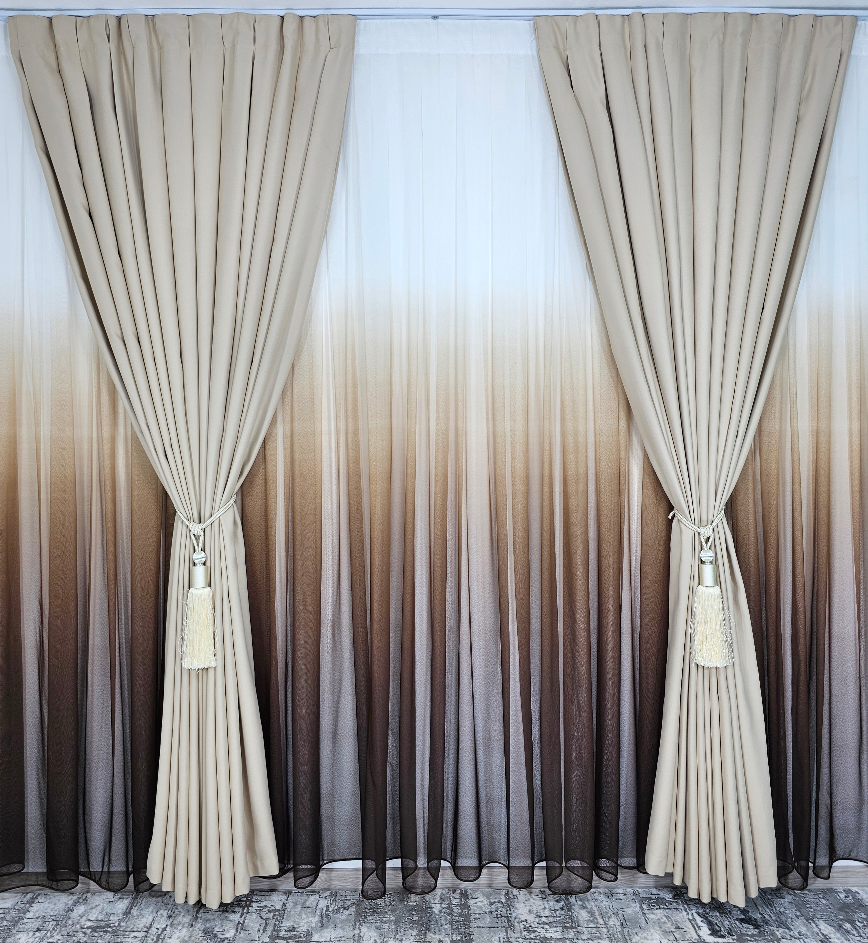 Set Sahara: perdea maro in degrade si draperie crem blackout 80%