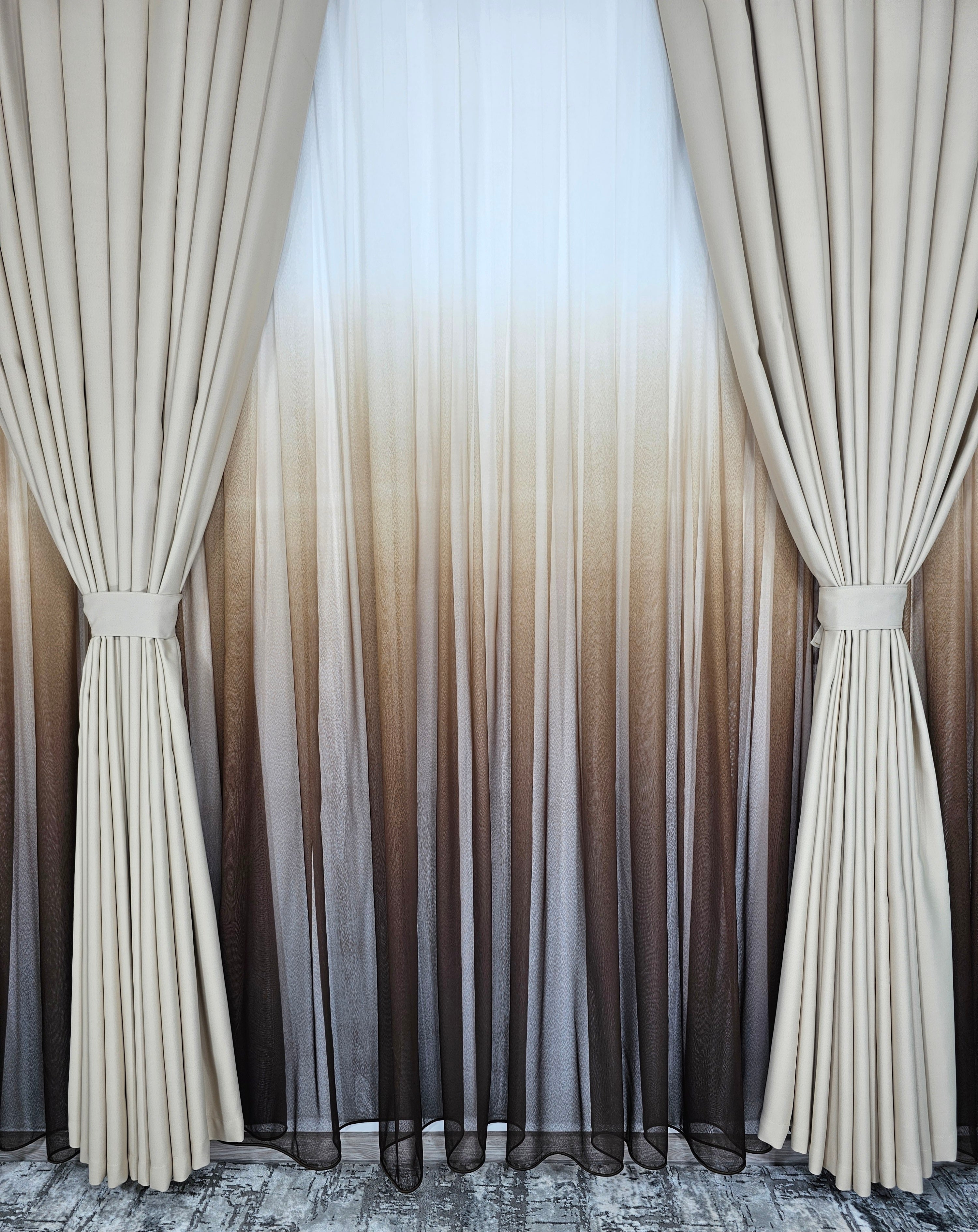 Set Sahara: perdea maro in degrade si draperie crem blackout 80%
