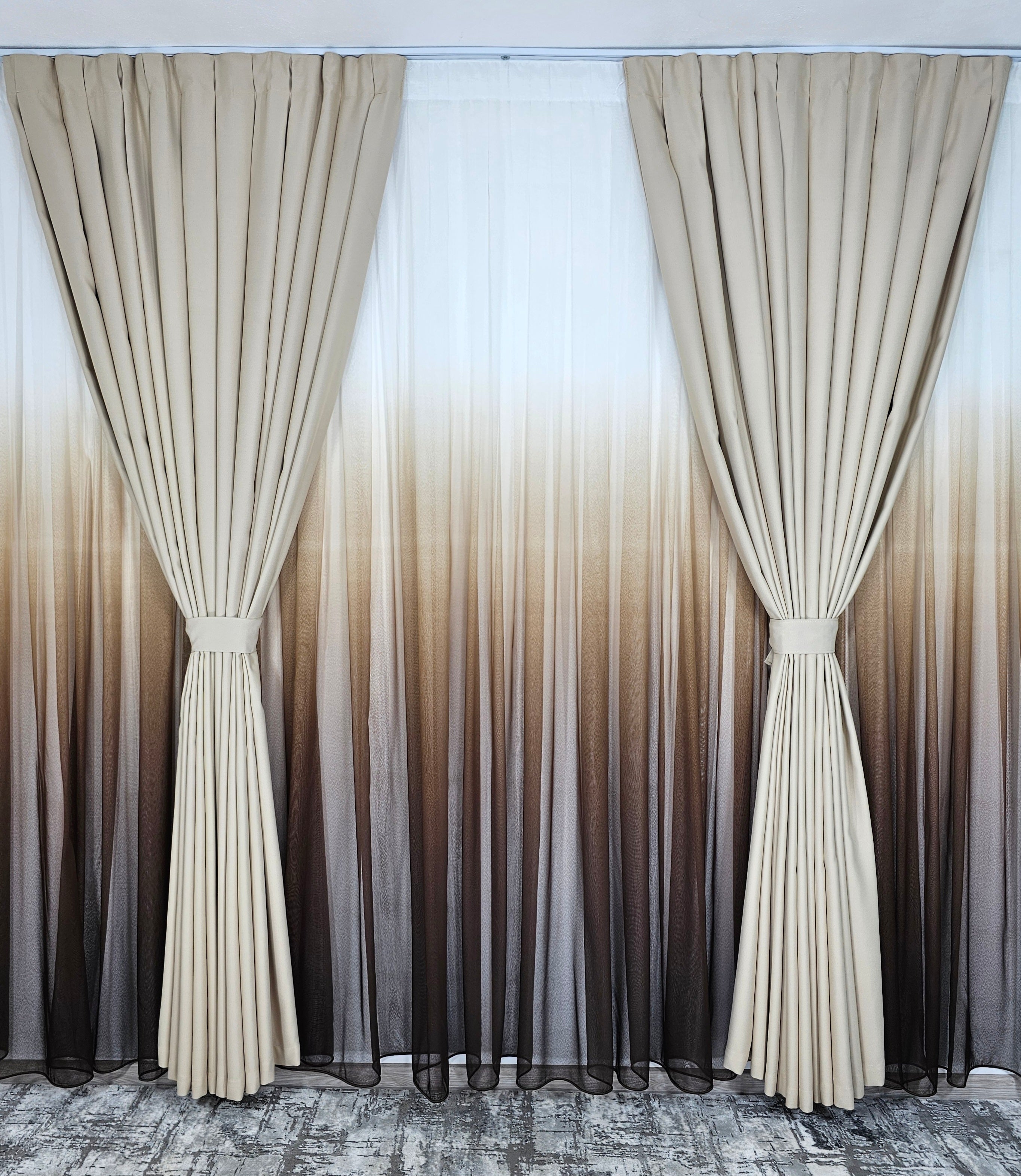 Set Sahara: perdea maro in degrade si draperie crem blackout 80%