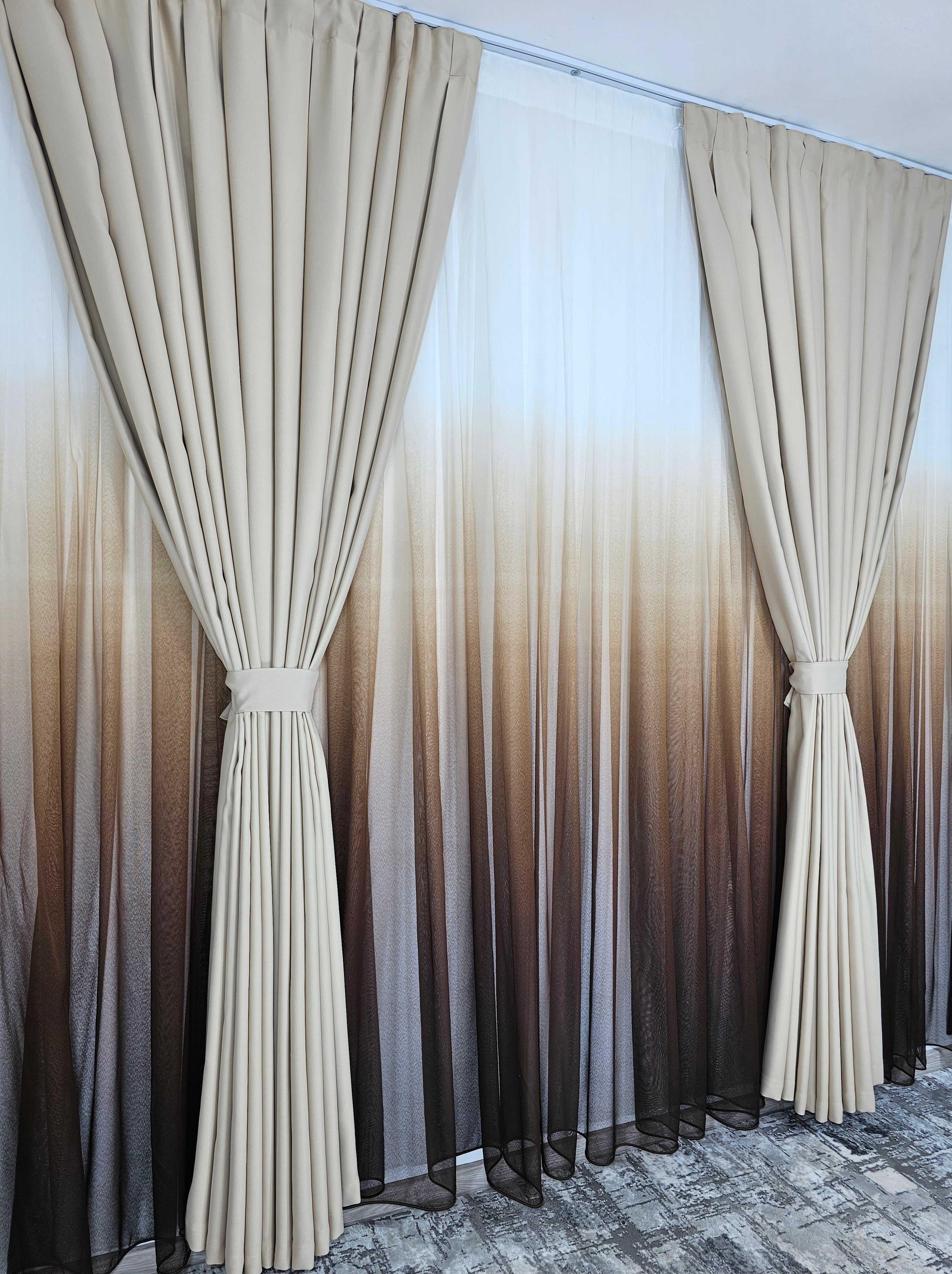 Set Sahara: perdea maro in degrade si draperie crem blackout 80%