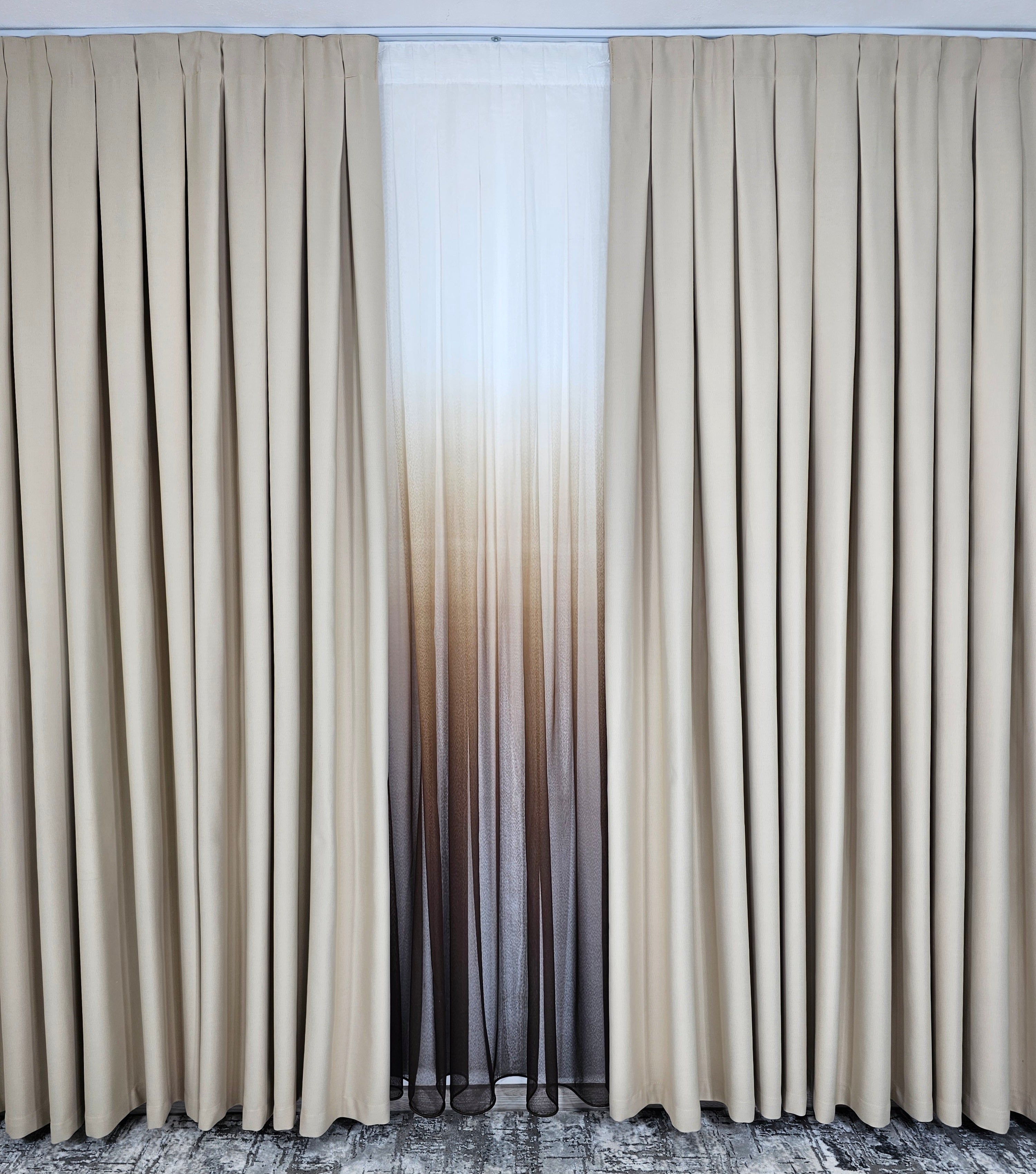 Set Sahara: perdea maro in degrade si draperie crem blackout 80%
