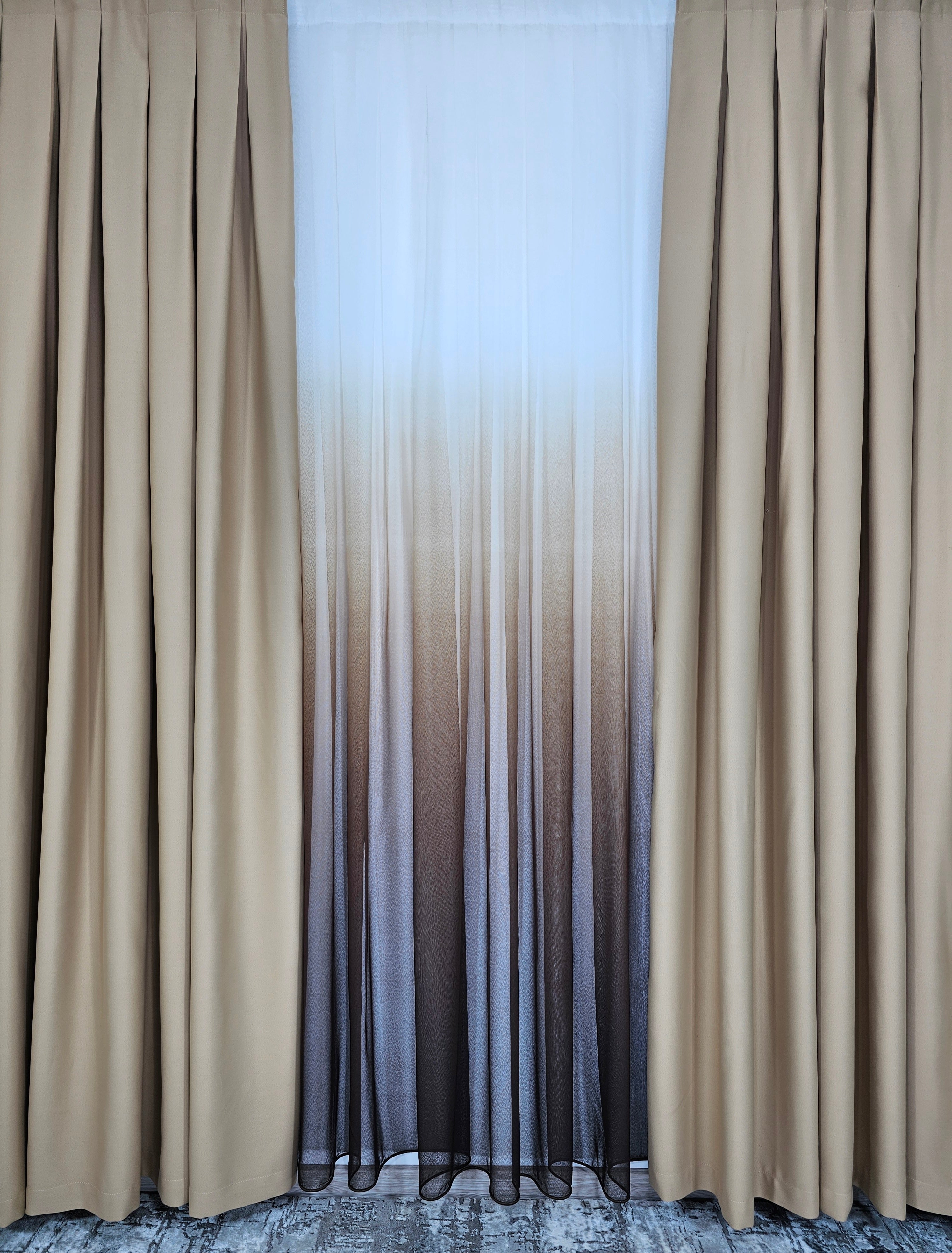 Set Mira: perdea maro in degrade si draperie capucino blackout 98%