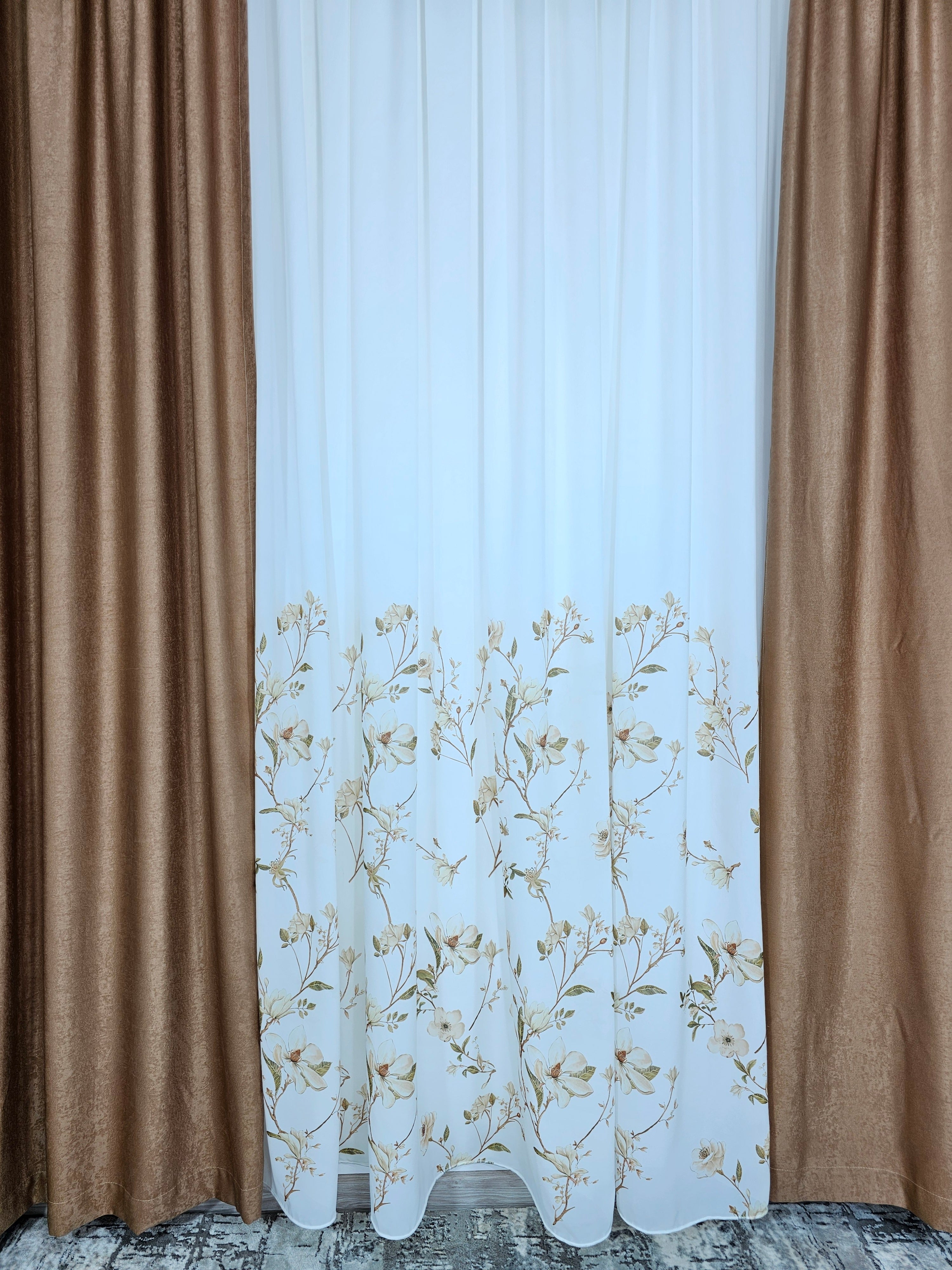 Set Viola: perdea din matase pictata cu flori si draperie soft capucino