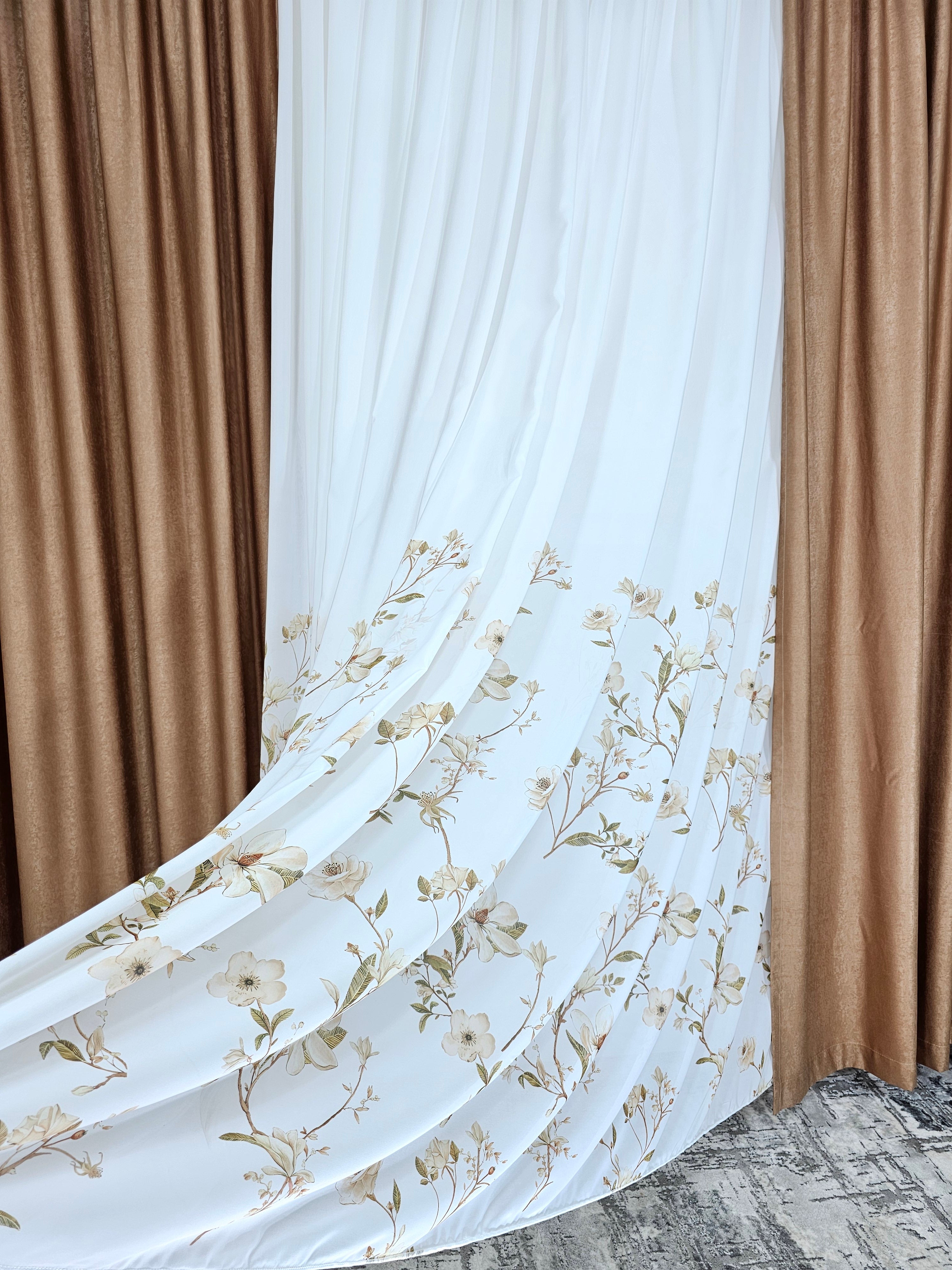 Set Viola: perdea din matase pictata cu flori si draperie soft capucino
