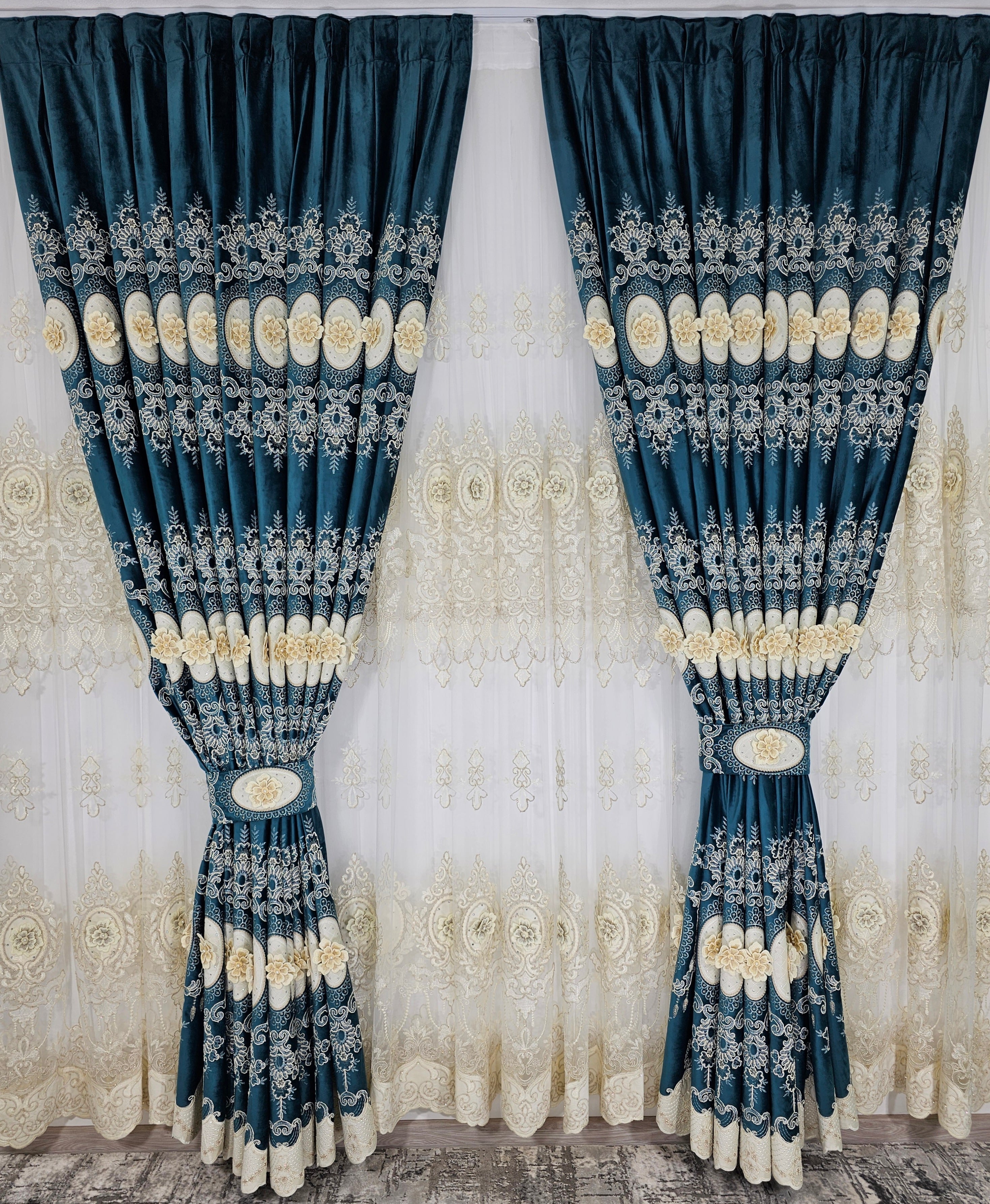 Set Milan:perdea din tul cu broderie 3D și draperie din catifea turcoaz cu broderie 3D