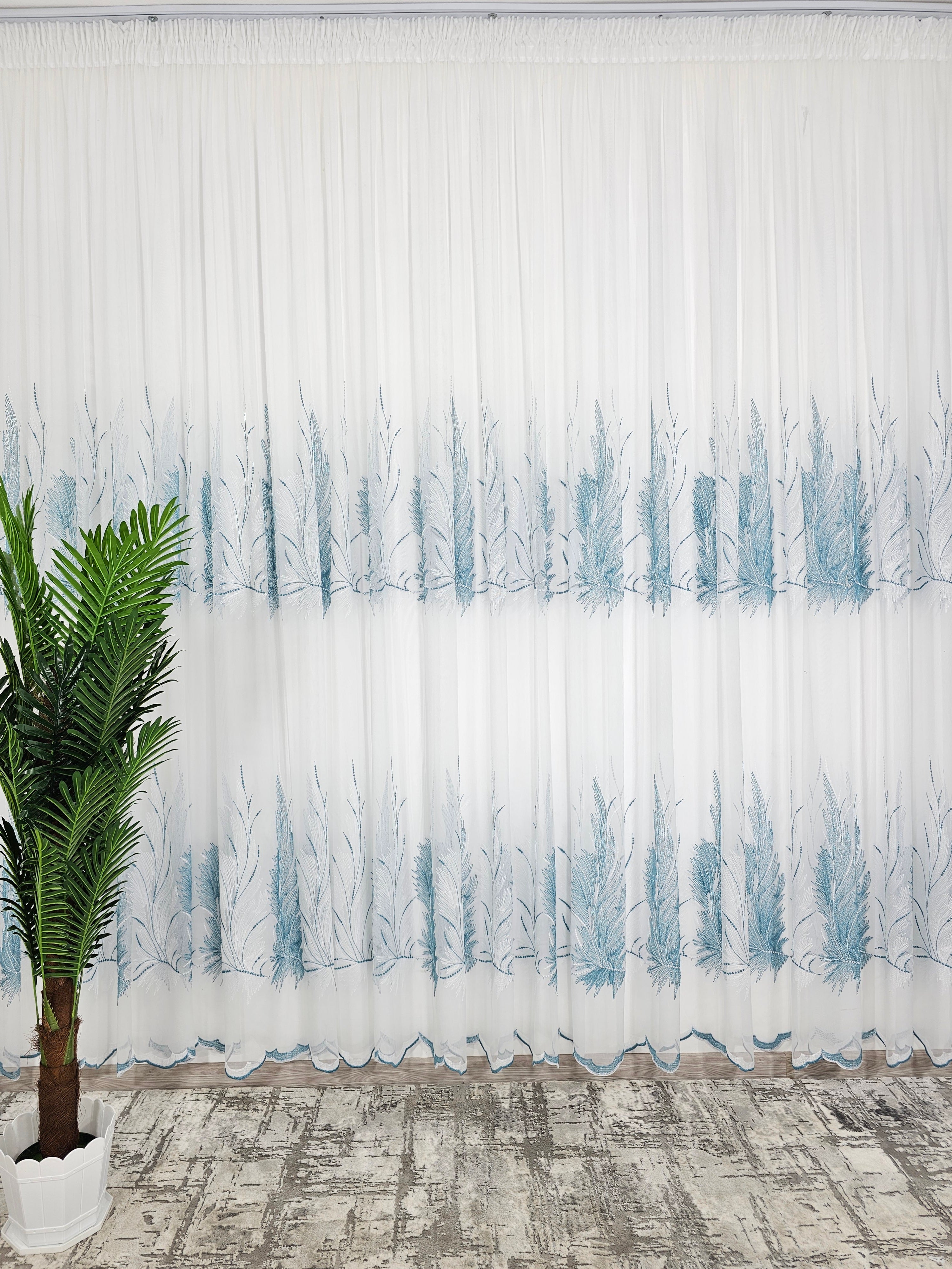 Set Kamala: Perdea alba cu doua borduri turcoaz si draperie turcoaz blackout 98%